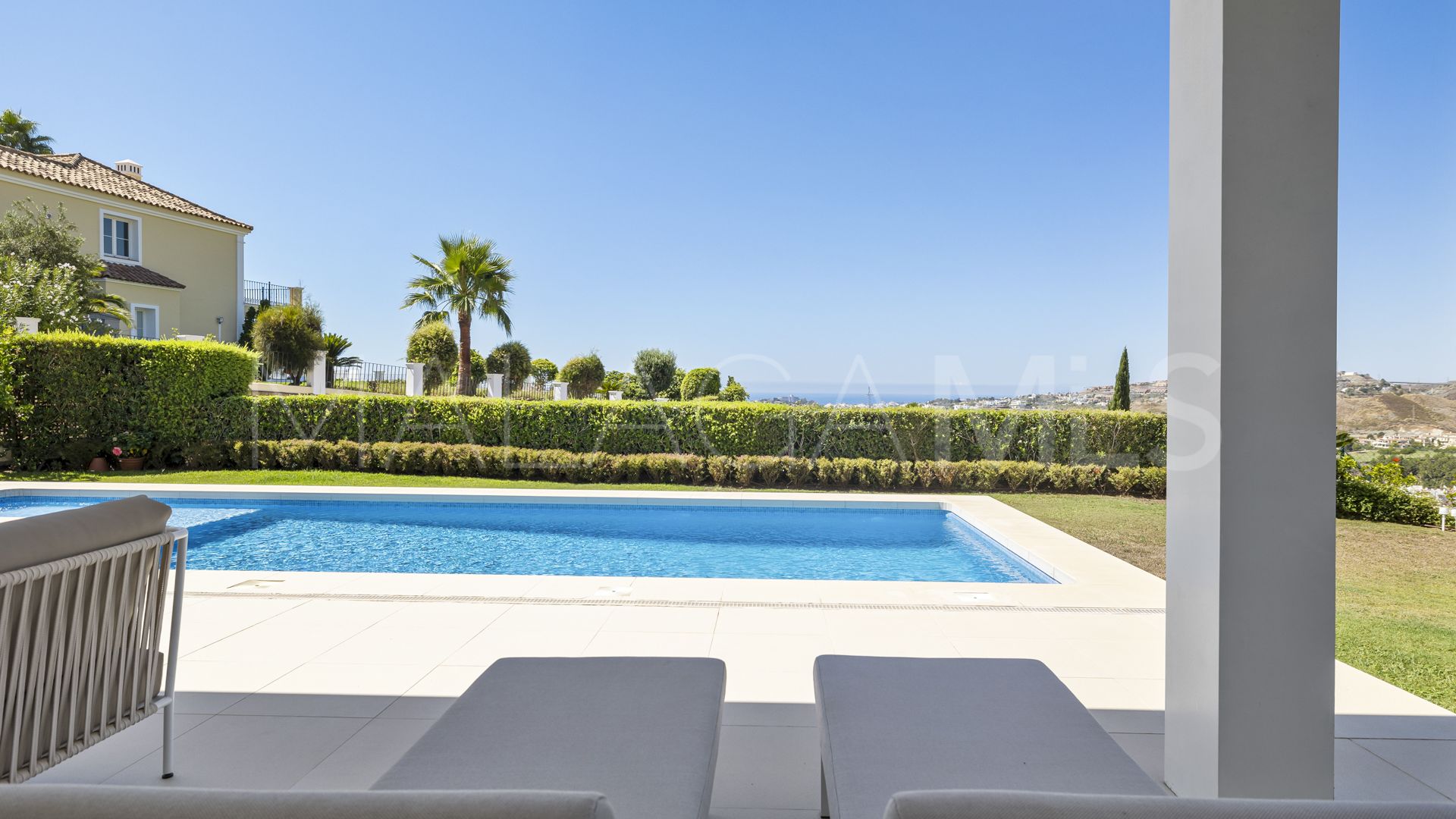 Villa for sale in Benahavis