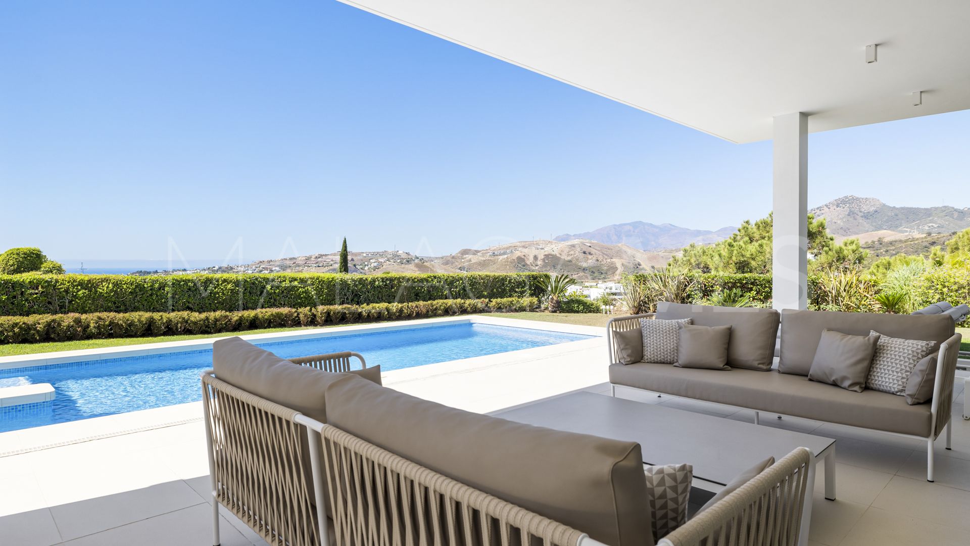 Villa for sale in Benahavis