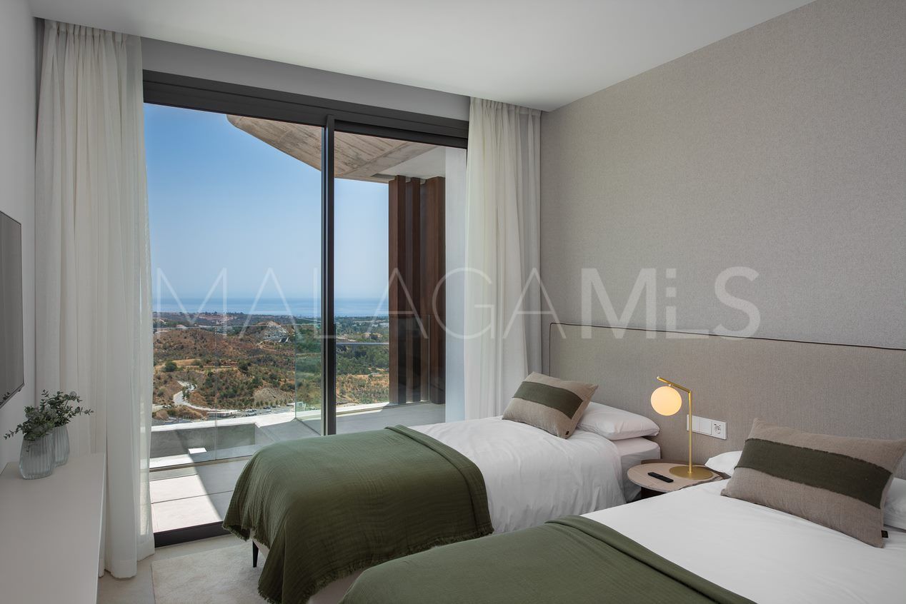 For sale penthouse in Benahavis