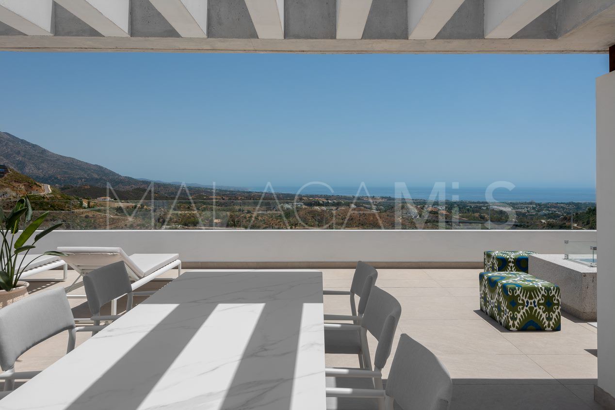 For sale penthouse in Benahavis