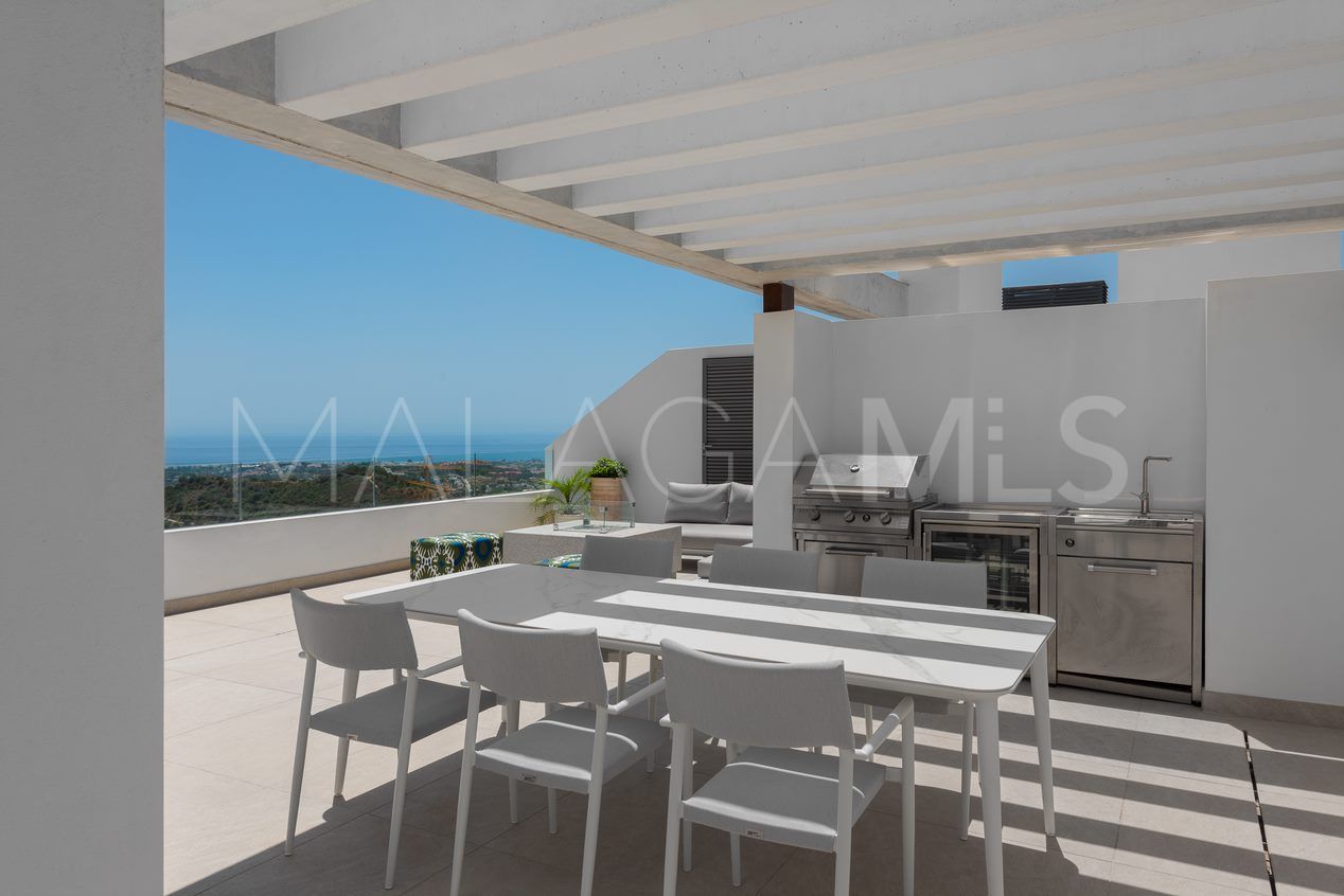 For sale penthouse in Benahavis