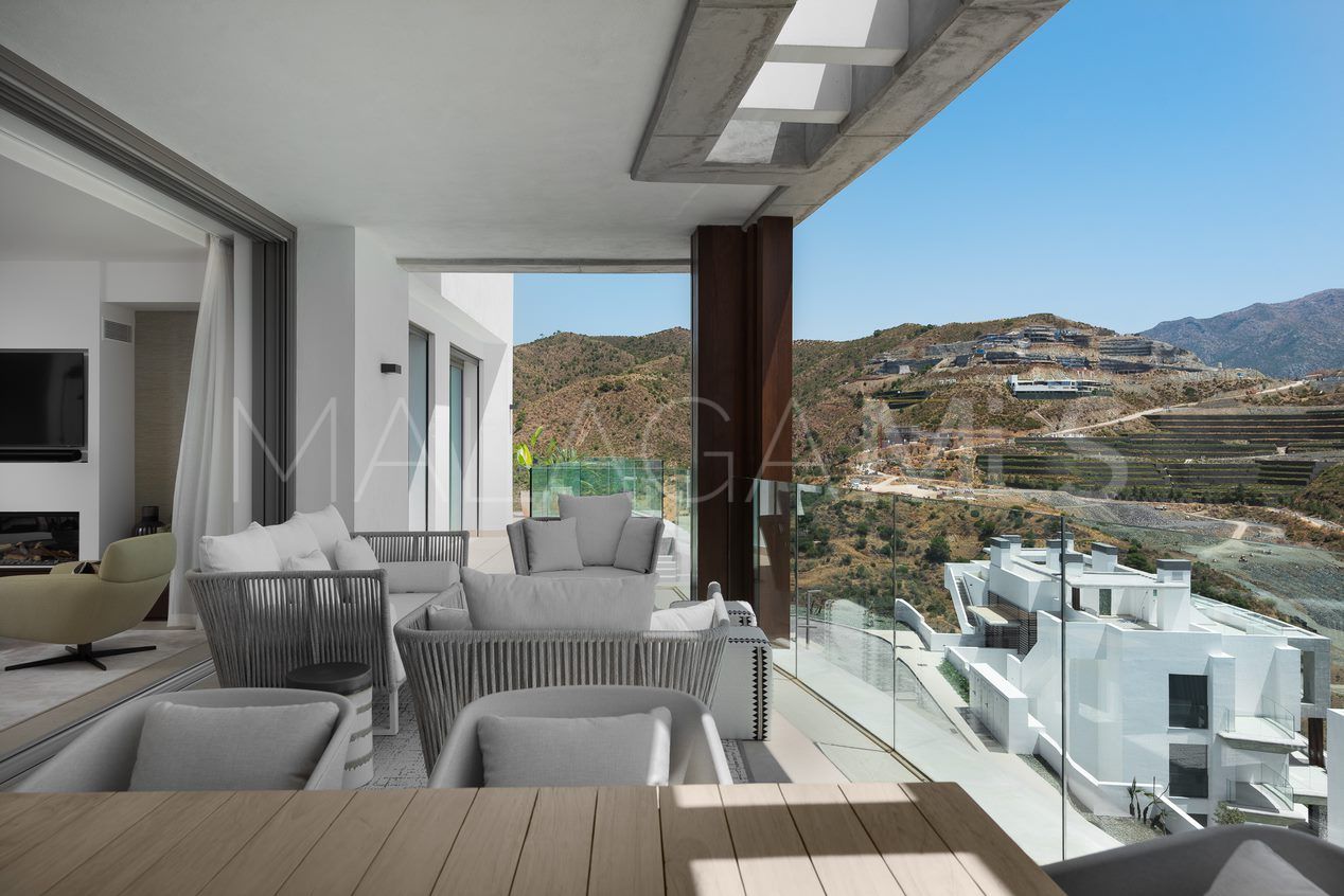 For sale penthouse in Benahavis