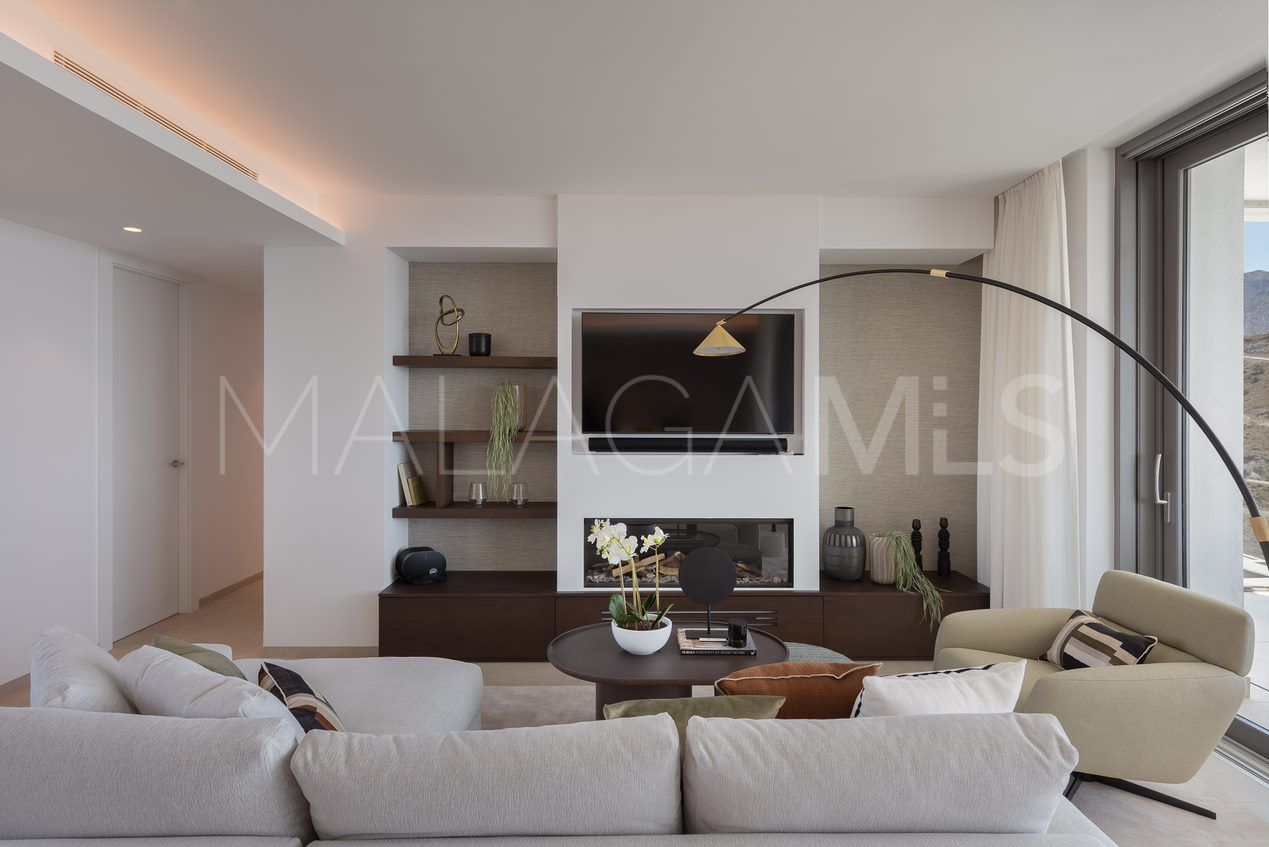 For sale penthouse in Benahavis