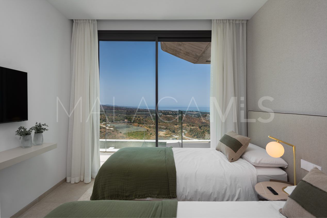 For sale penthouse in Benahavis