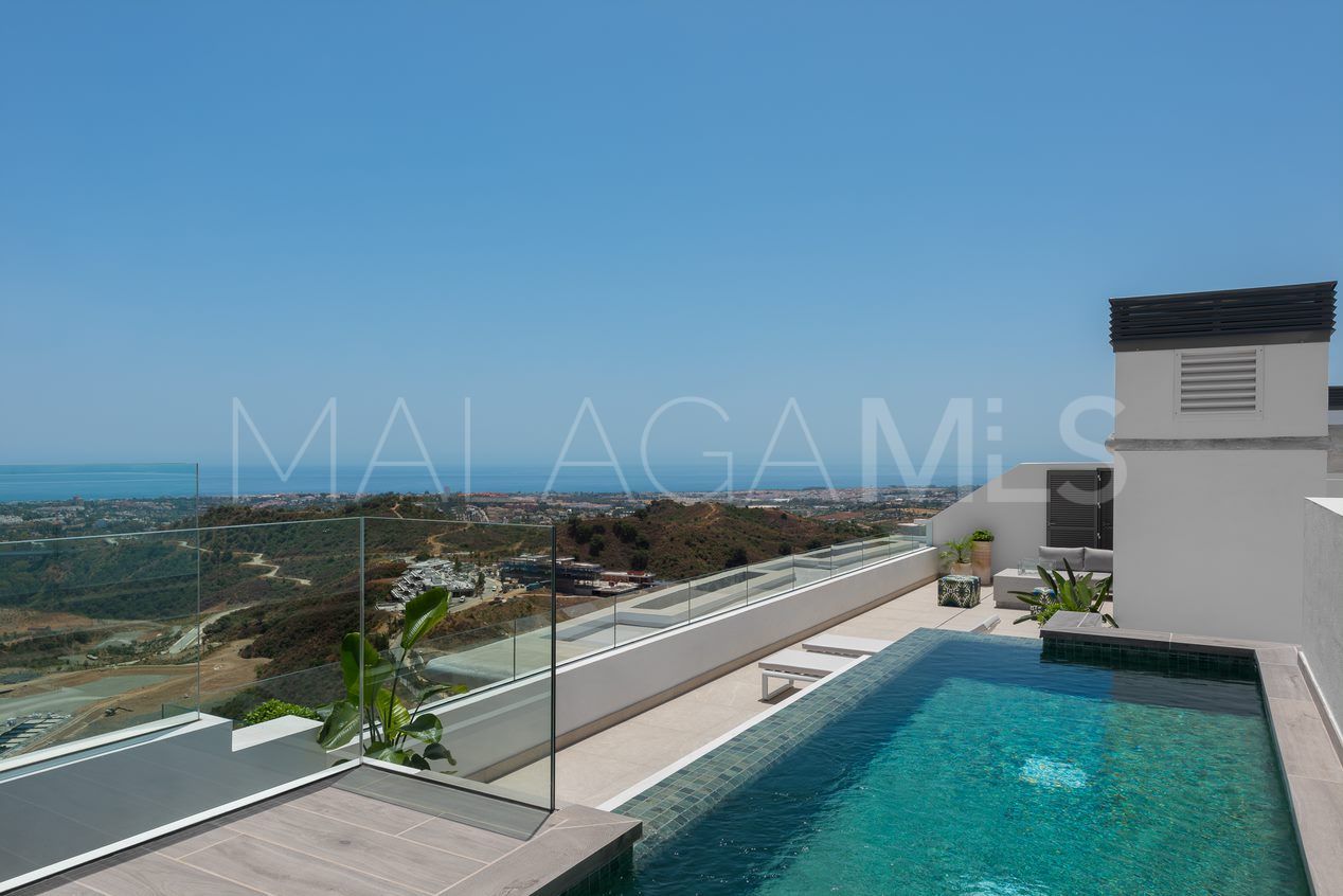 For sale penthouse in Benahavis