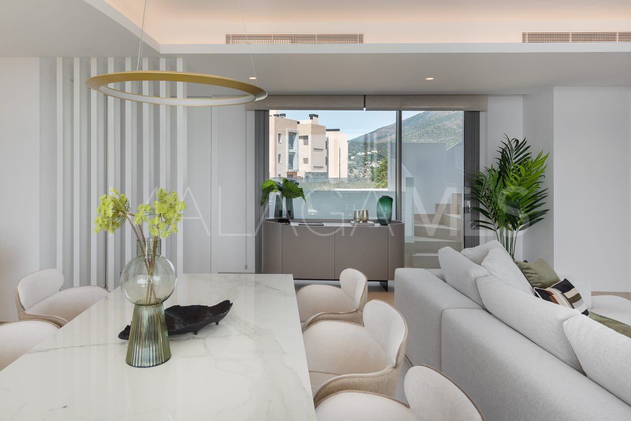 For sale penthouse in Benahavis