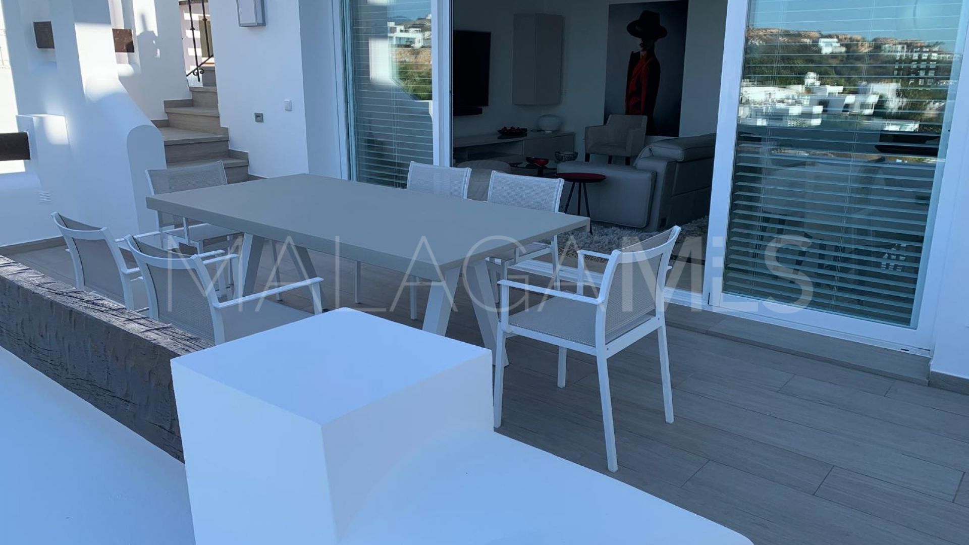 For sale penthouse in Benahavis with 2 bedrooms