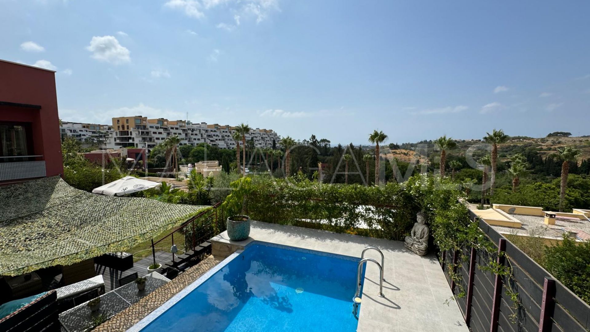 Buy villa de 3 bedrooms in Benahavis