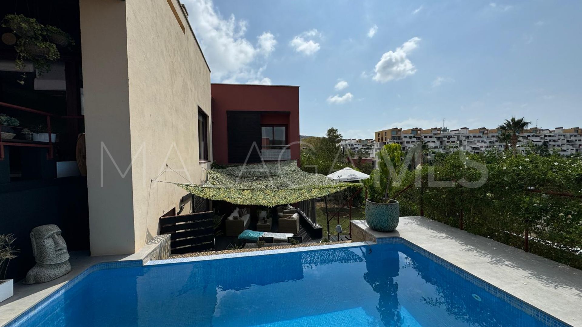 Buy villa de 3 bedrooms in Benahavis