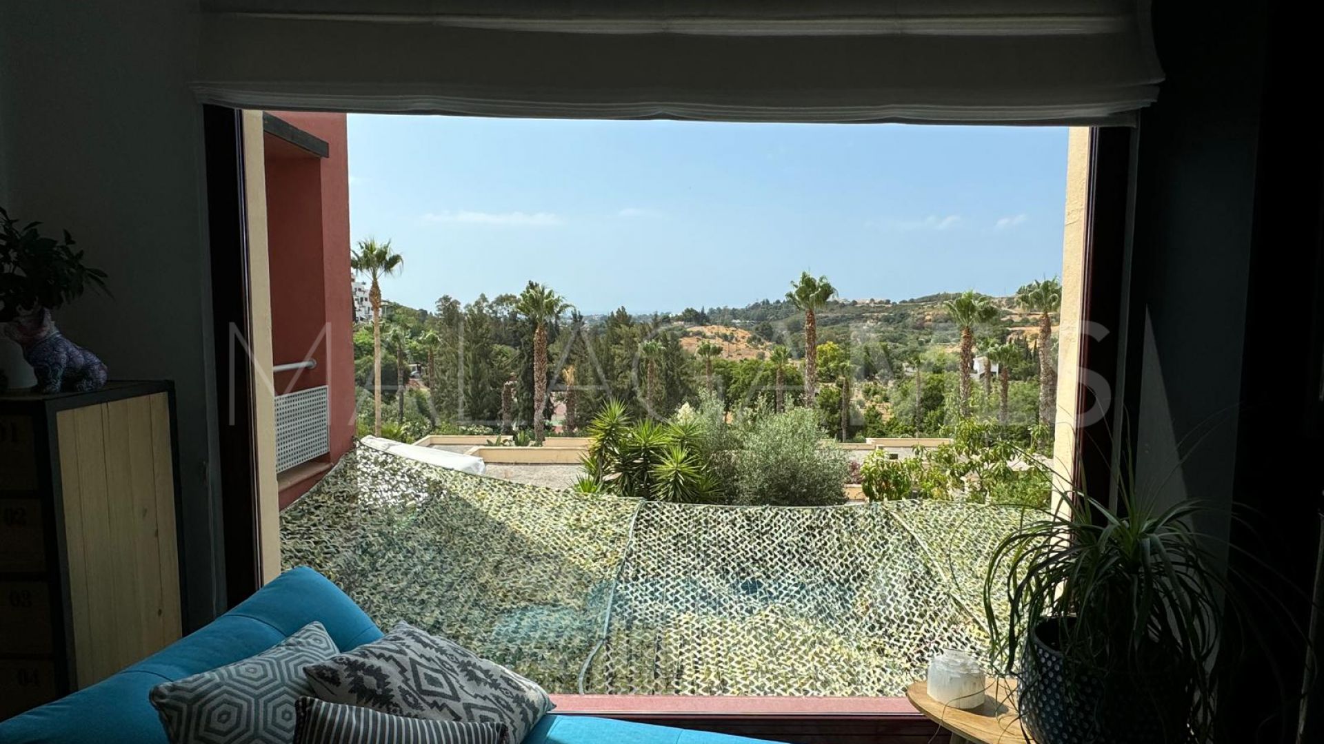 Buy villa de 3 bedrooms in Benahavis