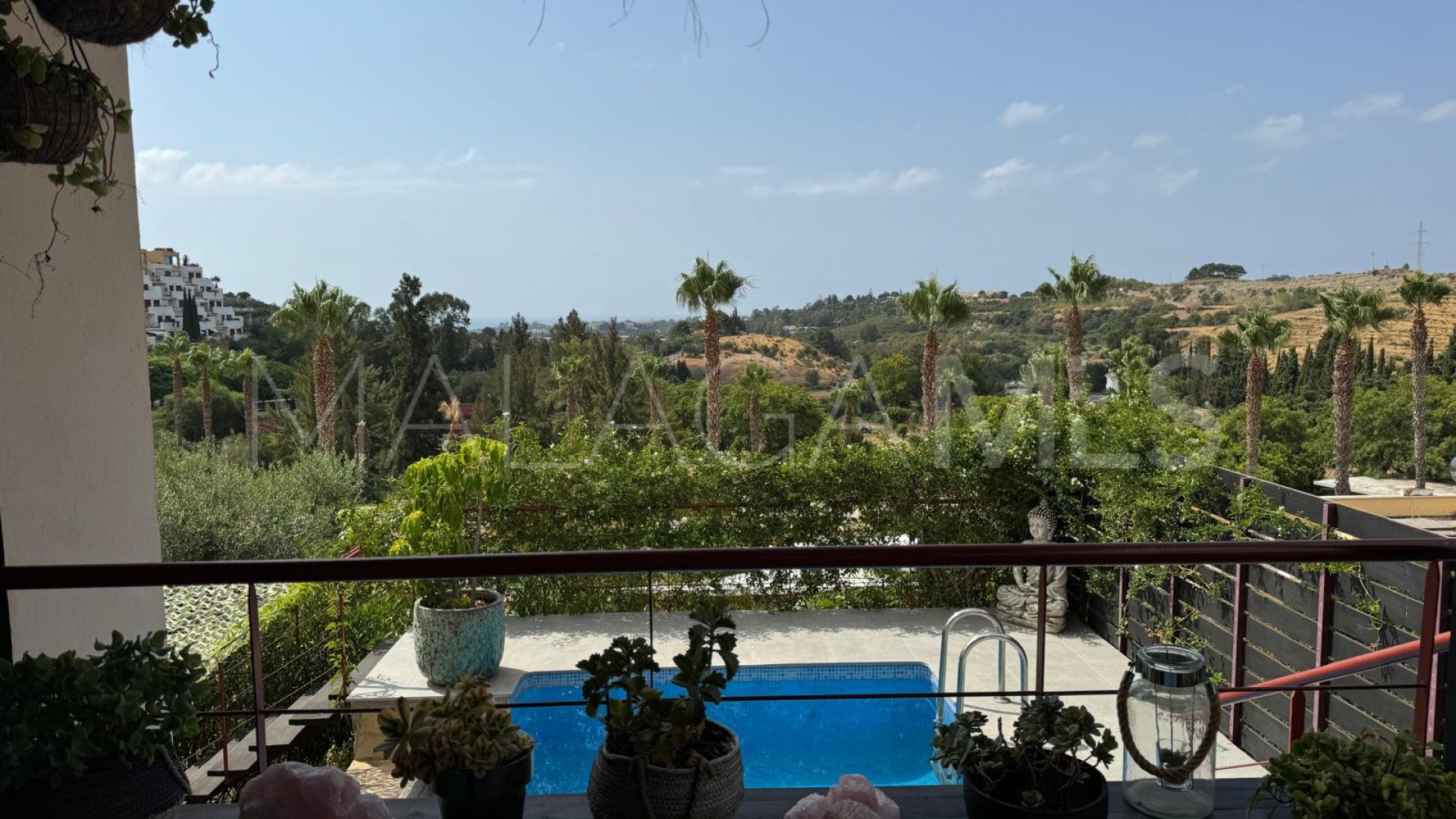 Buy villa de 3 bedrooms in Benahavis