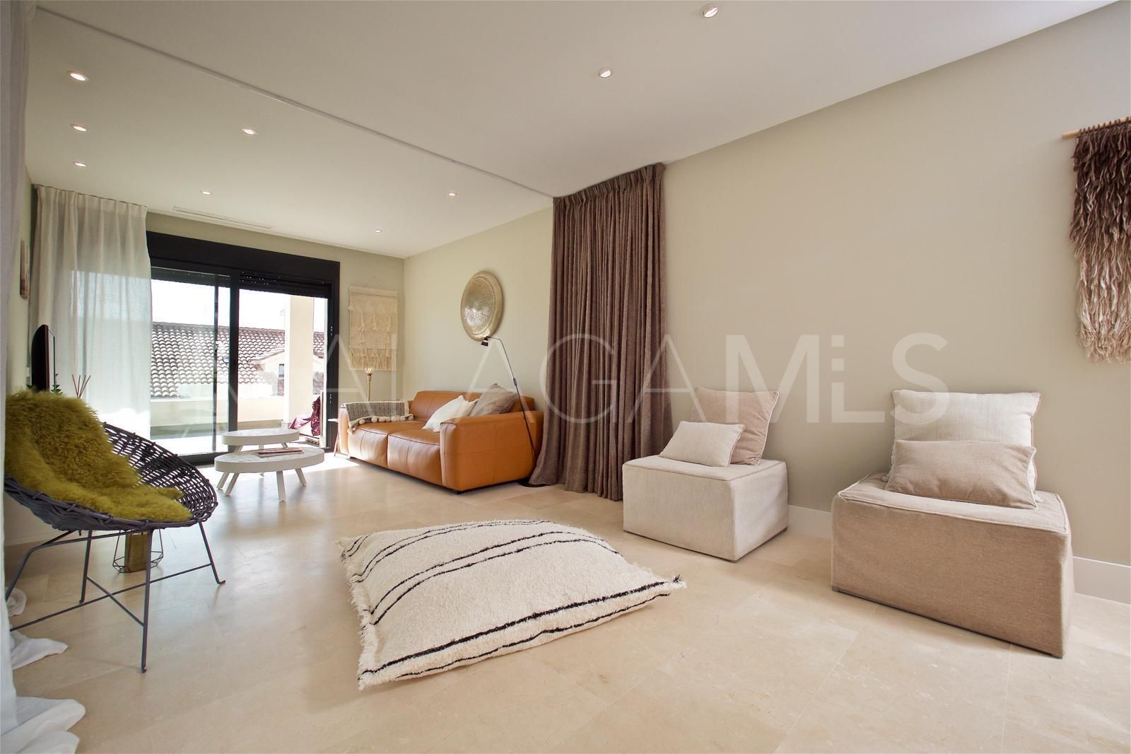 2 bedrooms apartment in Estepona for sale