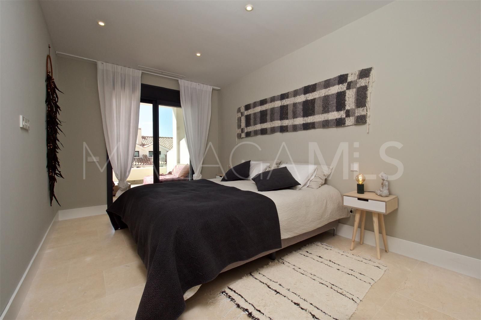 2 bedrooms apartment in Estepona for sale