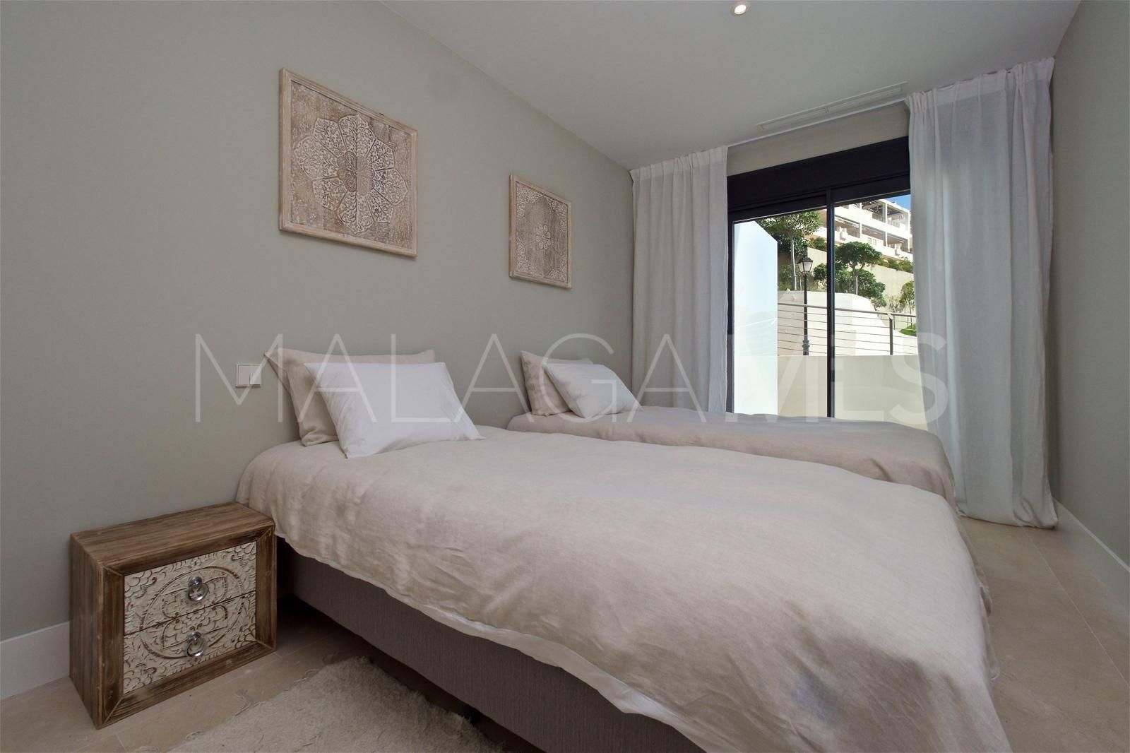 2 bedrooms apartment in Estepona for sale