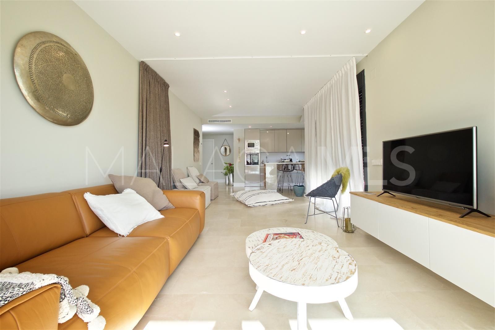 2 bedrooms apartment in Estepona for sale