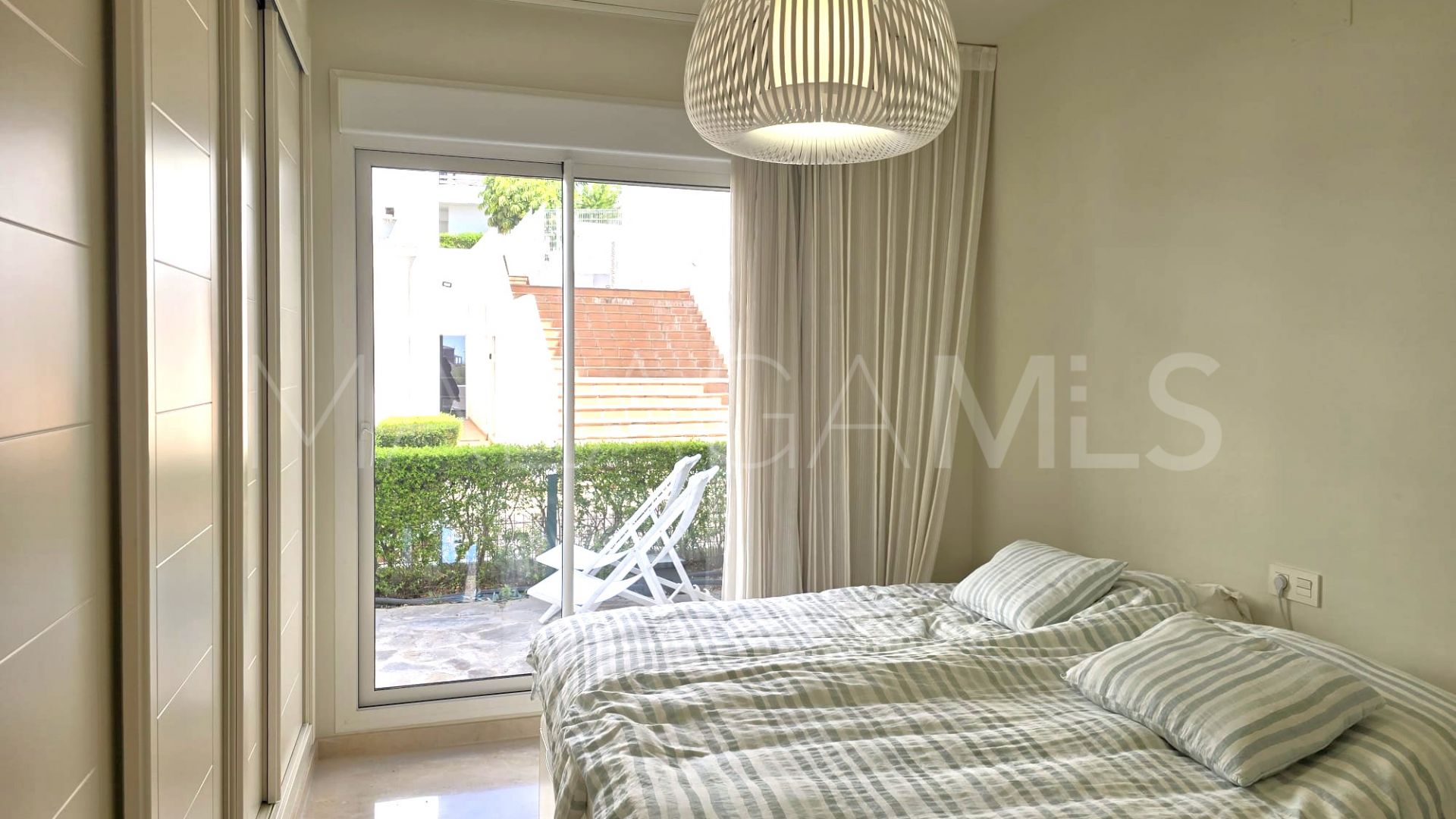 Buy Estepona apartment