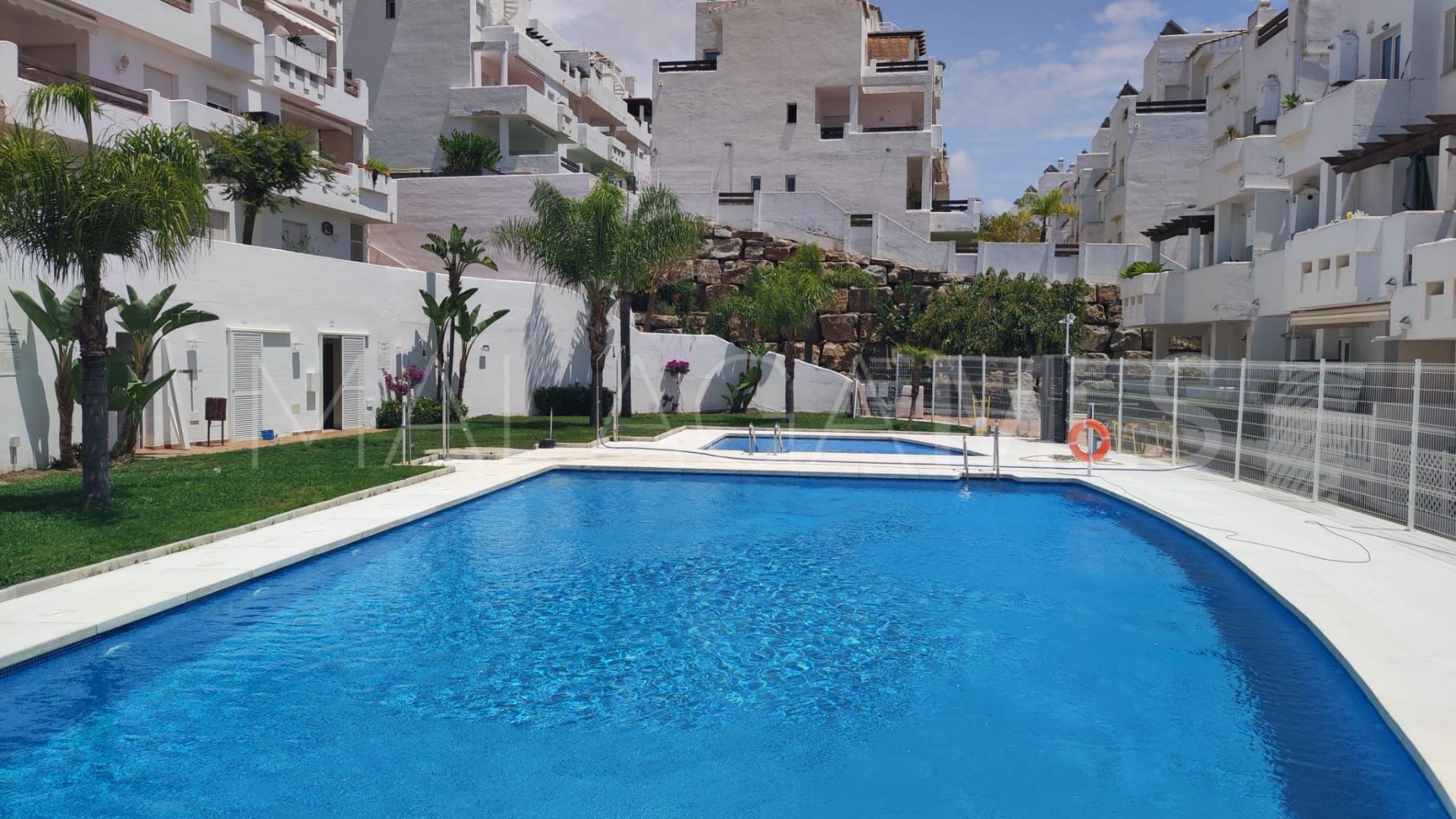 Buy Estepona apartment