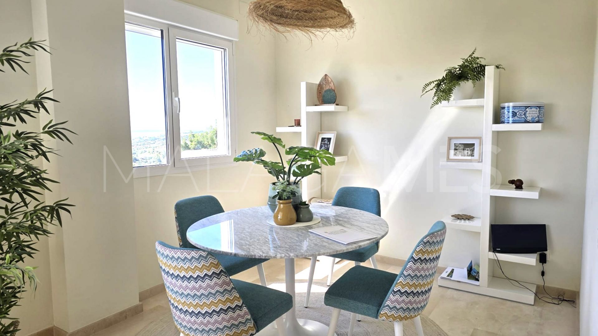 Buy Estepona apartment