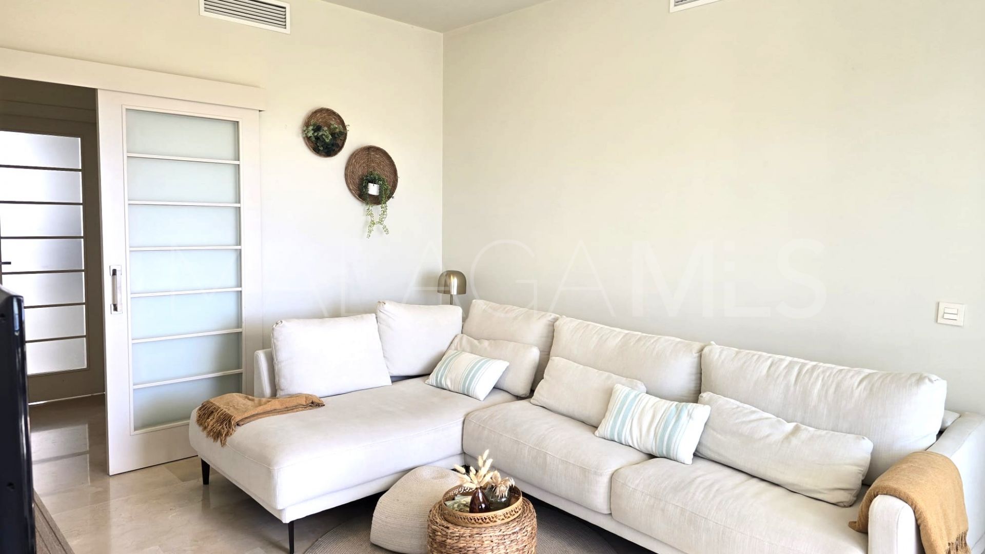 Buy Estepona apartment