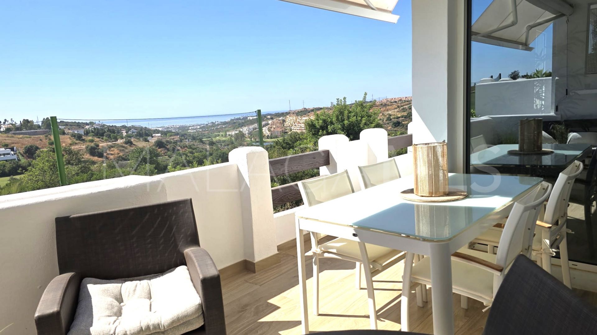 Buy Estepona apartment