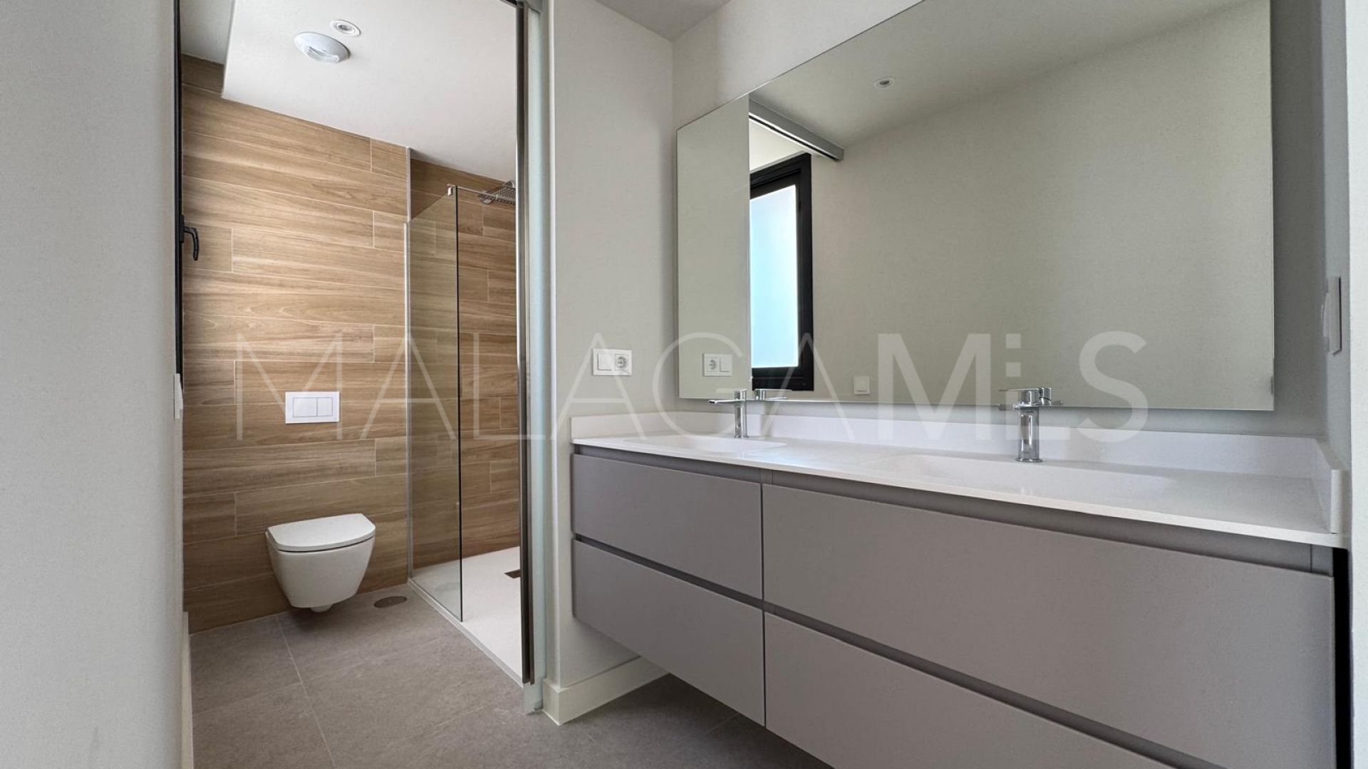 Ático for sale in Estepona de 3 bedrooms