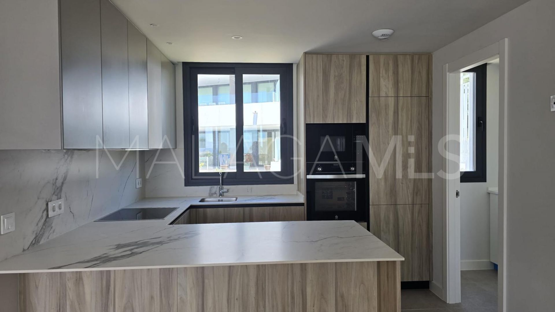 Ático for sale in Estepona de 3 bedrooms