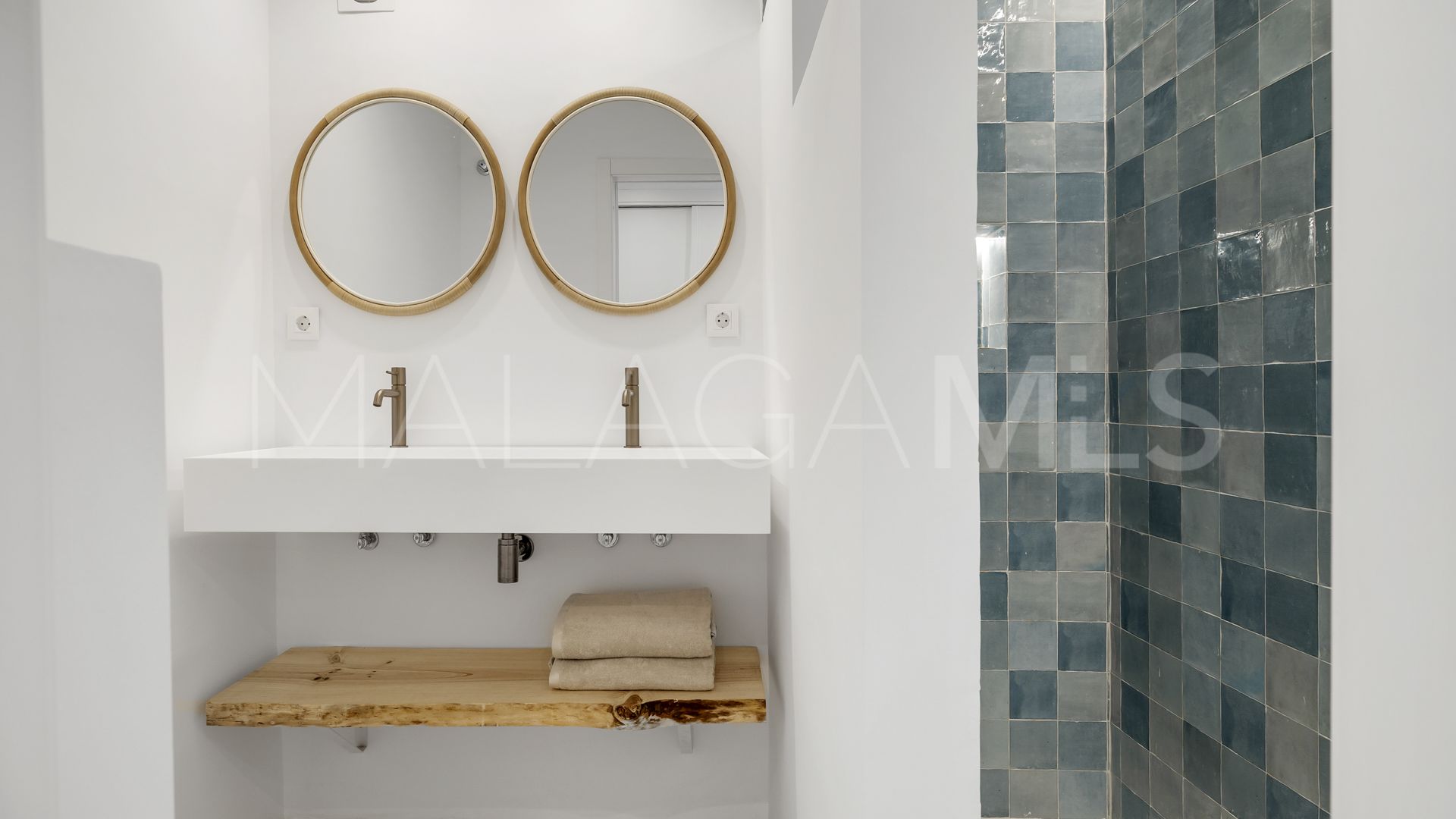 For sale Benahavis 2 bedrooms penthouse