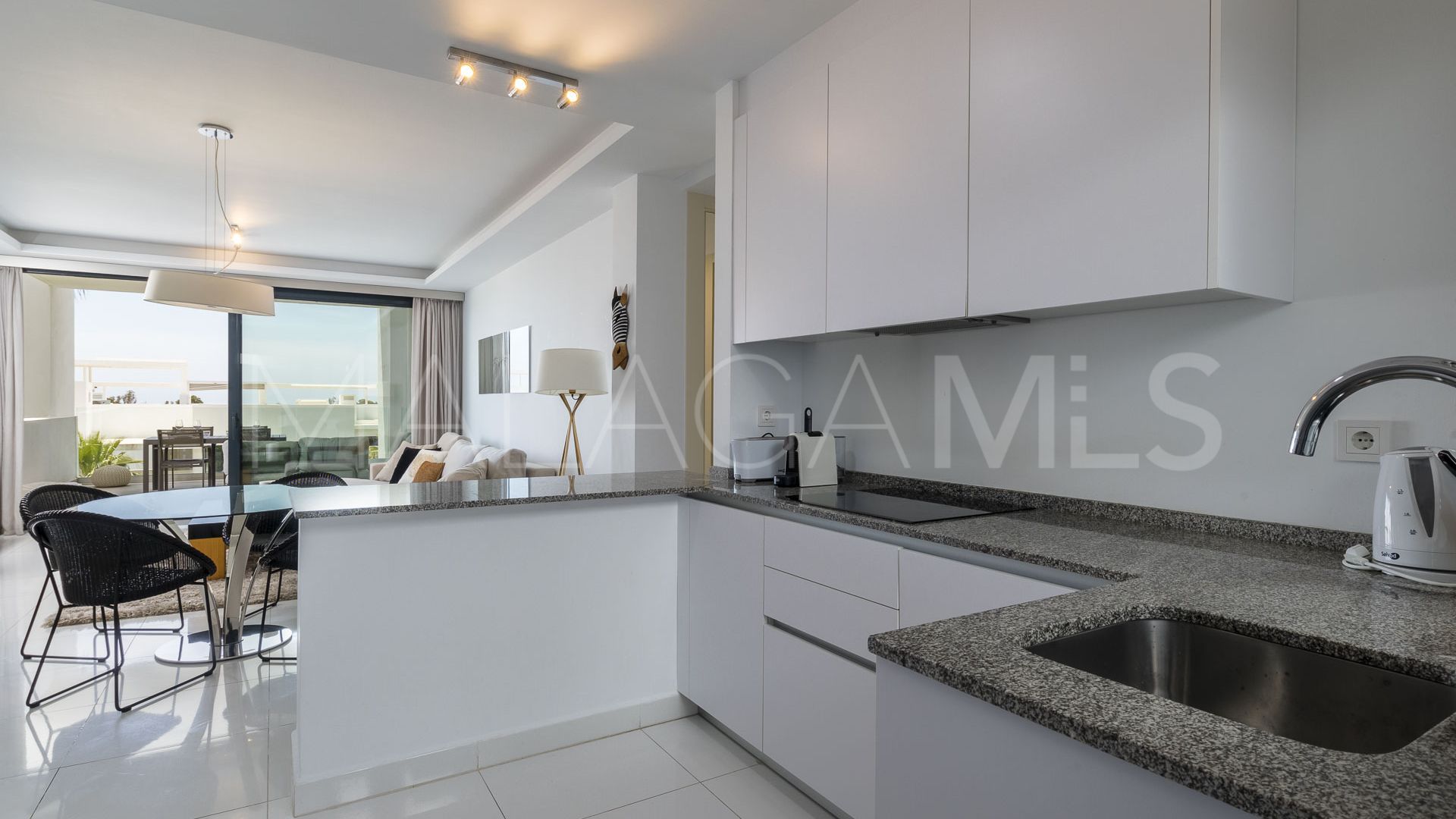 Se vende apartamento with 2 bedrooms in Benahavis