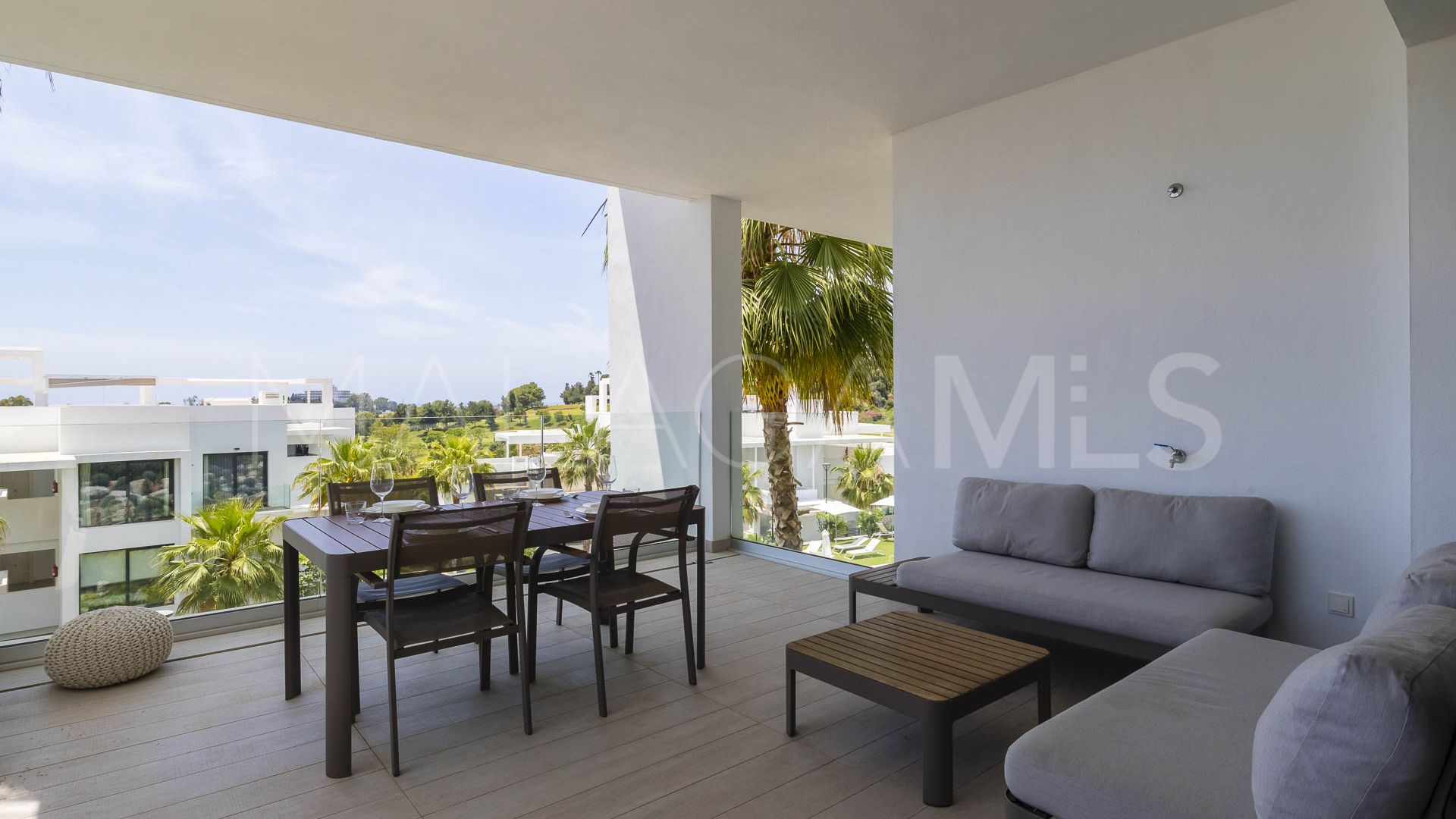 Se vende apartamento with 2 bedrooms in Benahavis