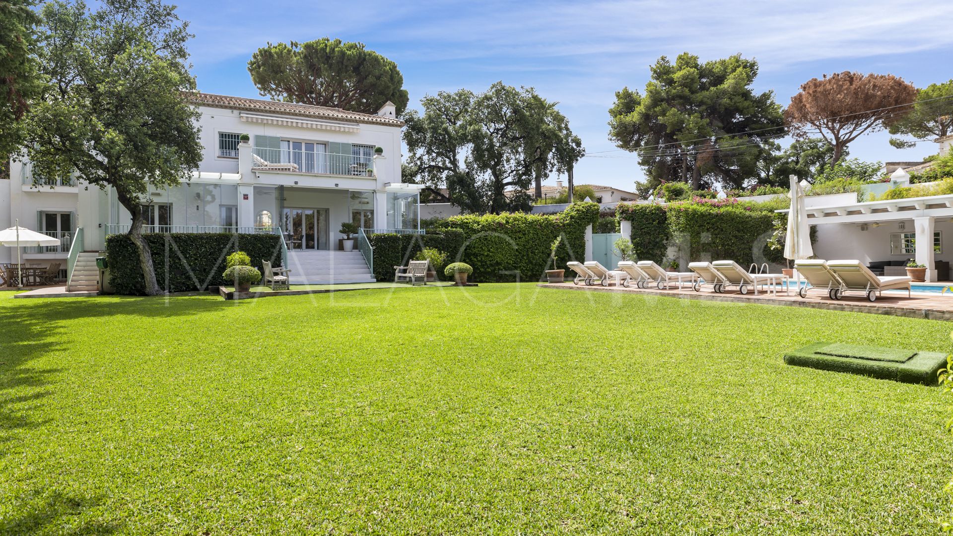 Villa in Elviria for sale