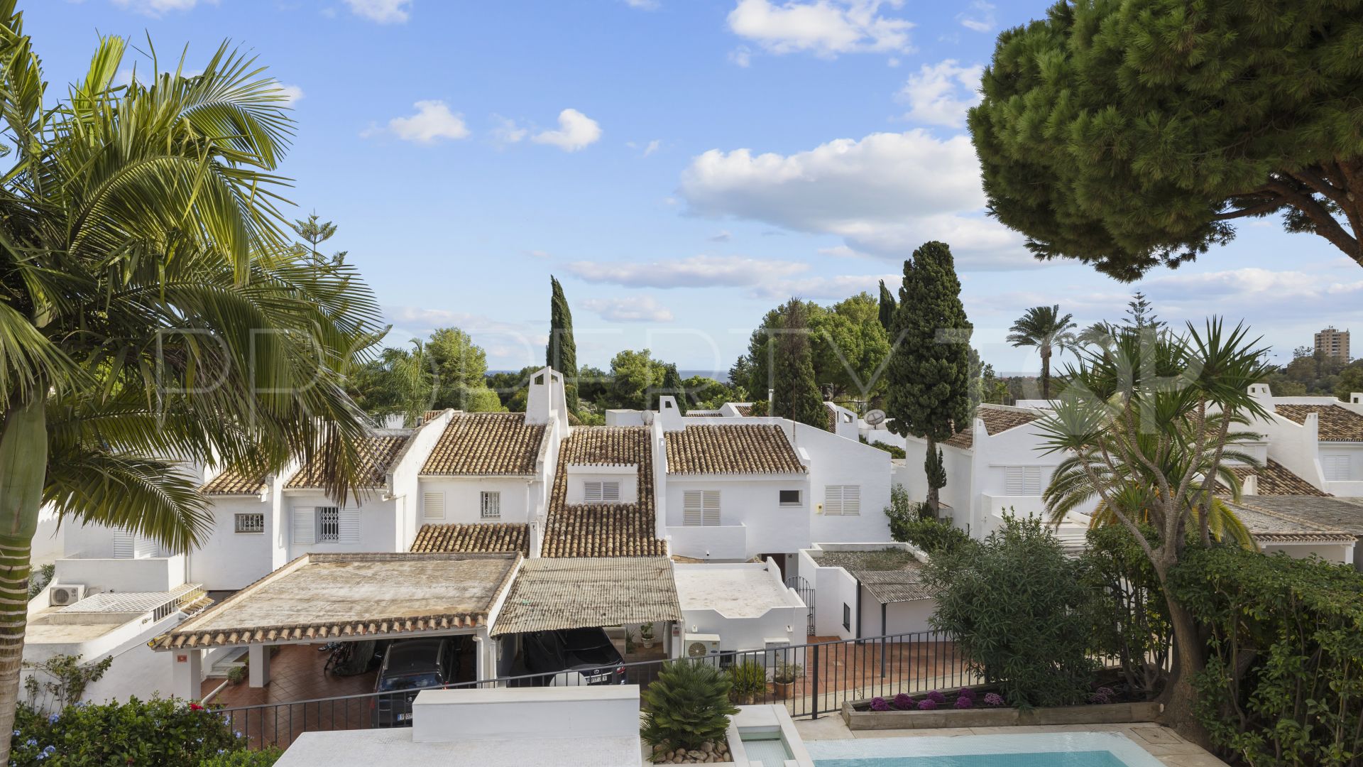 Villa with 4 bedrooms for sale in Nueva Andalucia