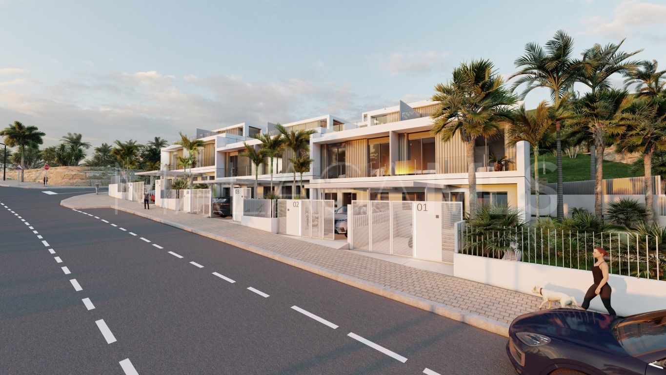 Town house with 4 bedrooms for sale in Estepona