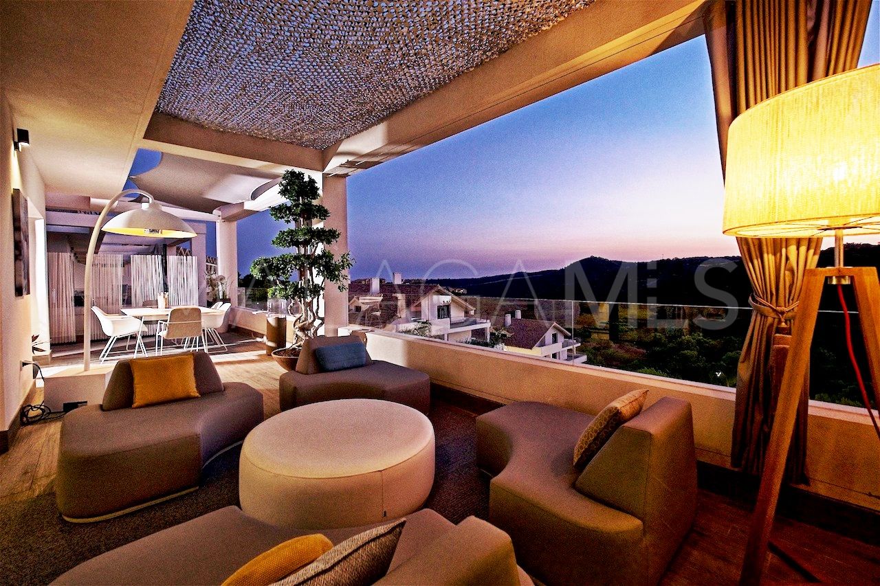Duplex penthouse with 2 bedrooms for sale in Estepona