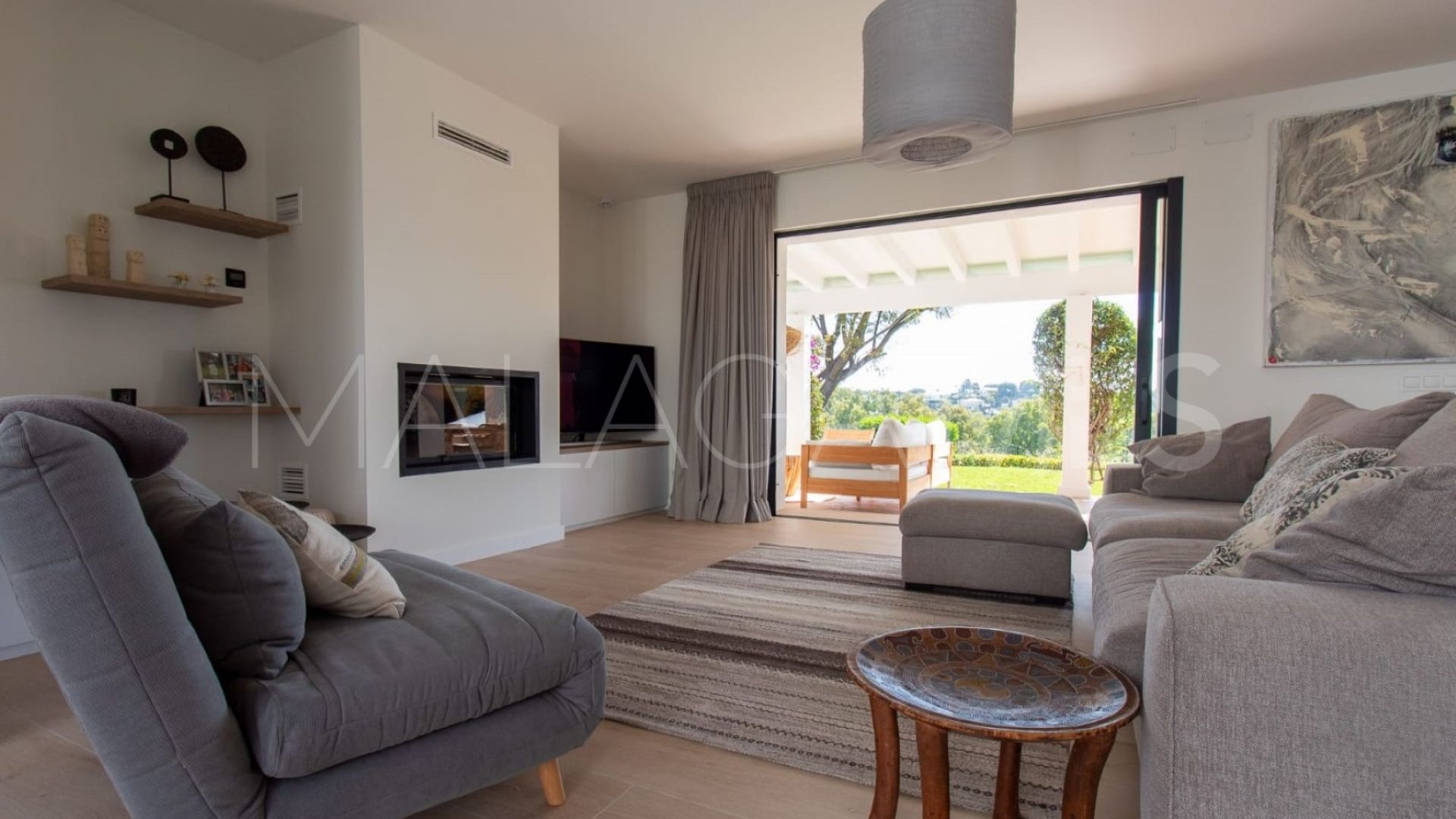 Villa for sale in Altos del Paraiso with 4 bedrooms