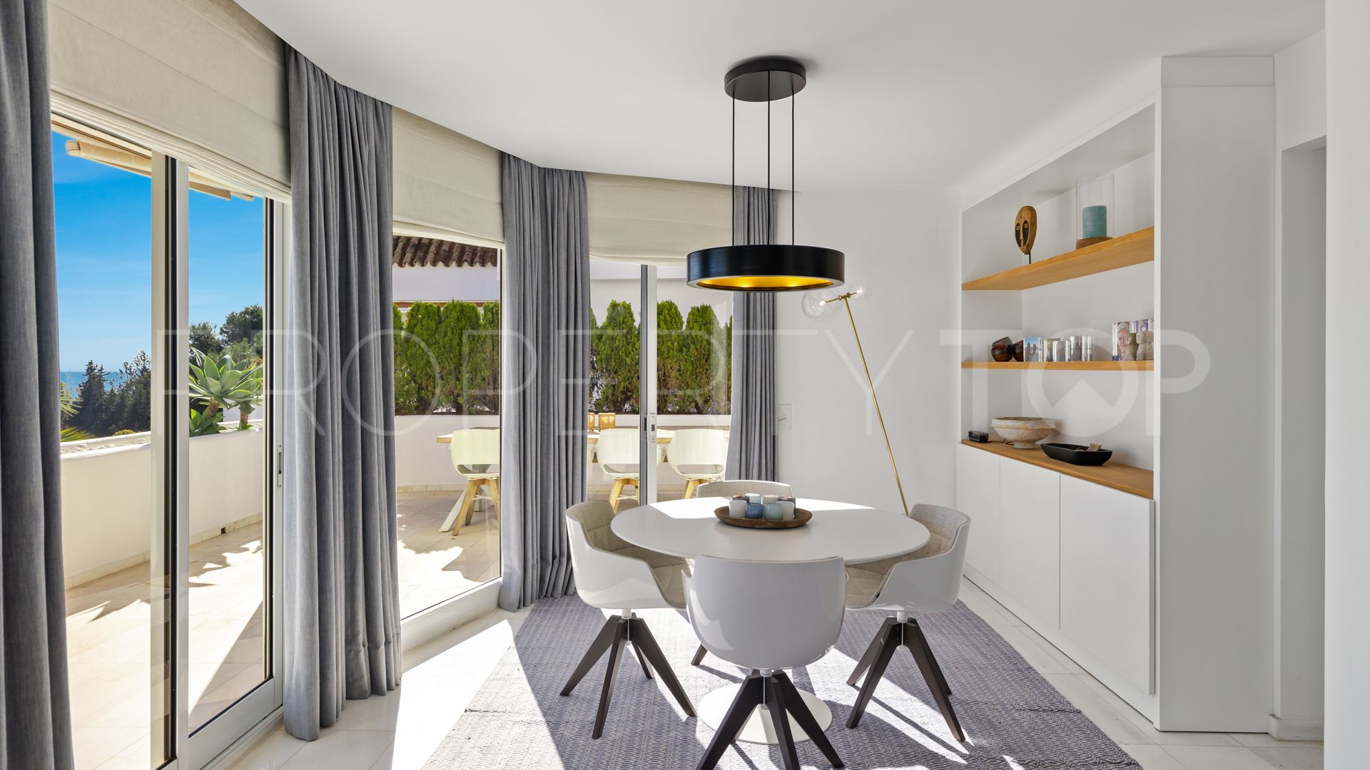 Marbella Golden Mile, atico duplex en venta de 3 dormitorios