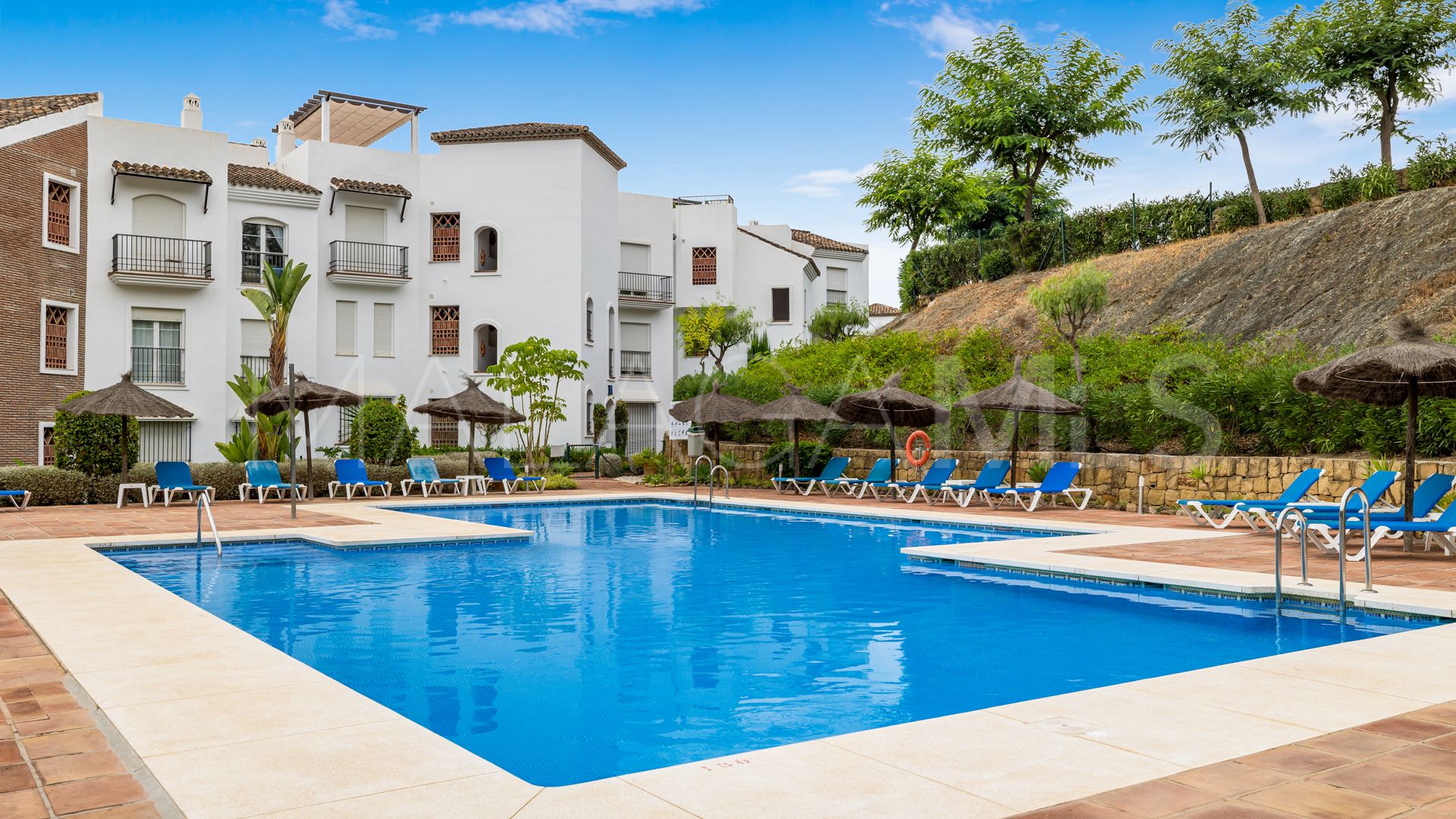 Apartamento planta baja for sale in Benahavis de 2 bedrooms
