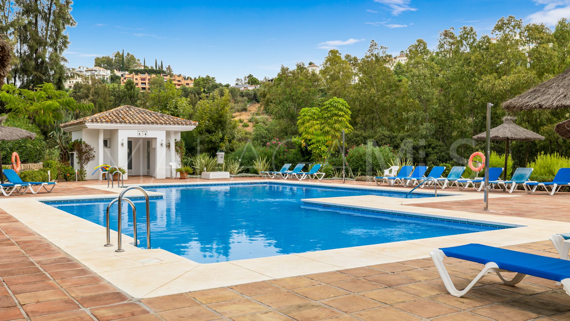 Apartamento planta baja for sale in Benahavis de 2 bedrooms