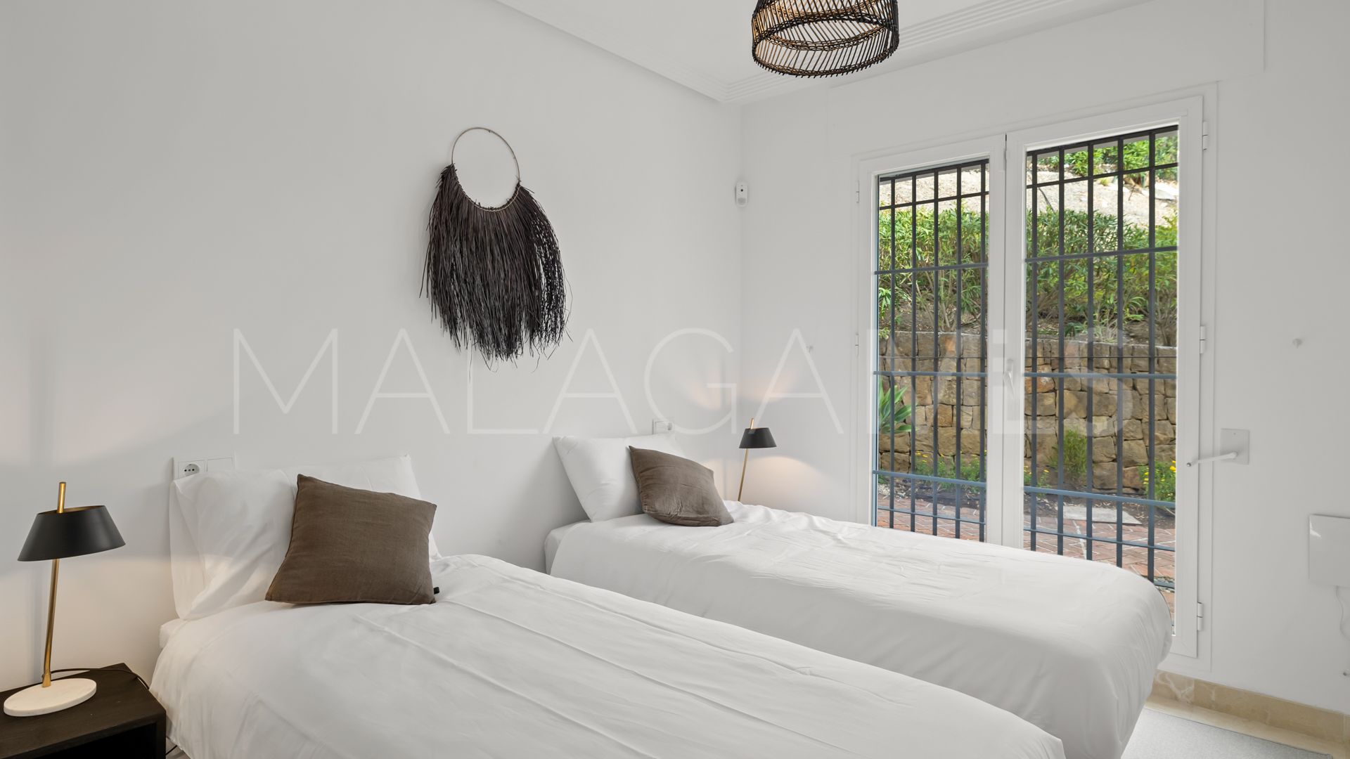 Apartamento planta baja for sale in Benahavis de 2 bedrooms