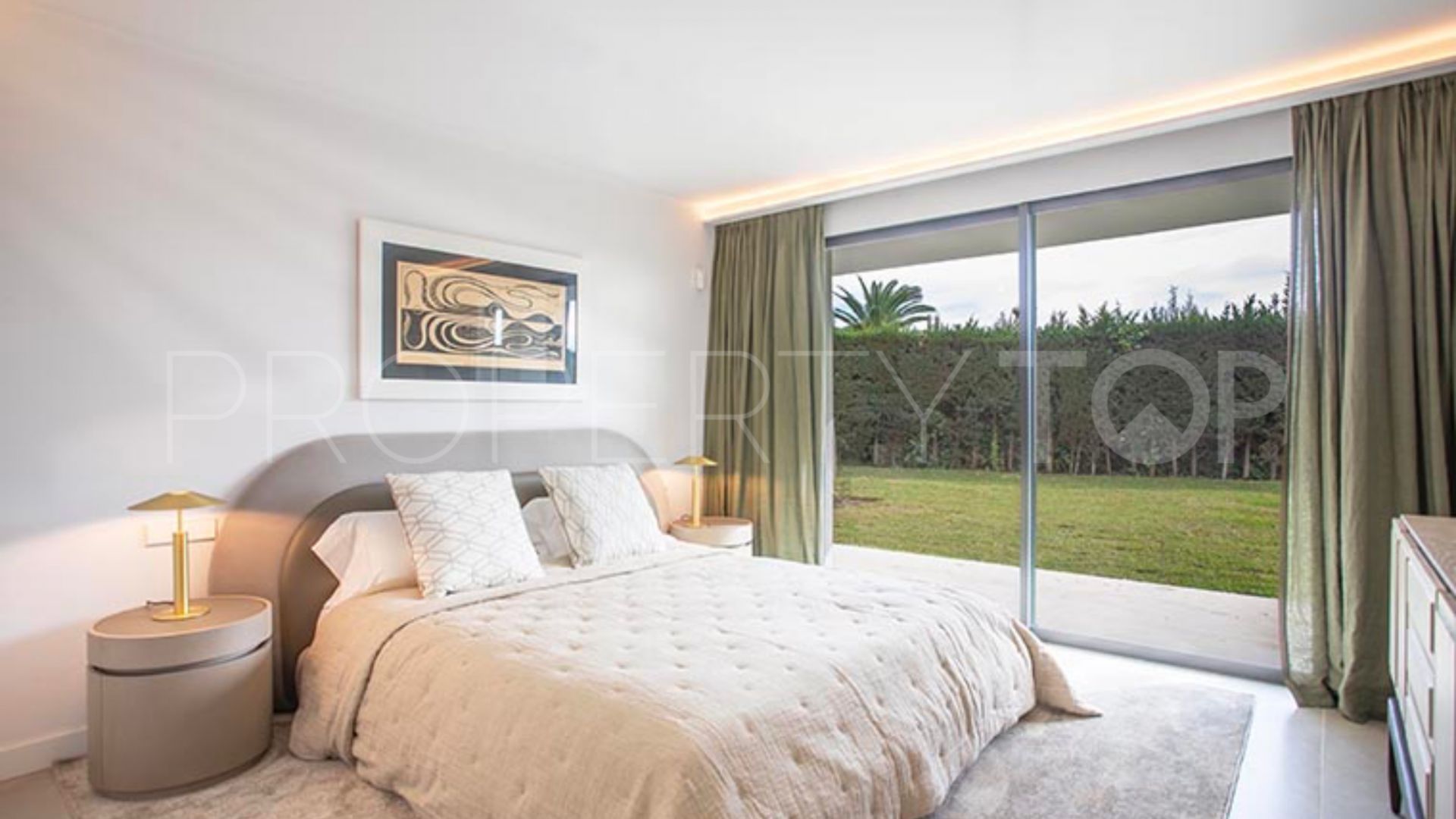 Villa de 5 dormitorios en venta en Nagüeles