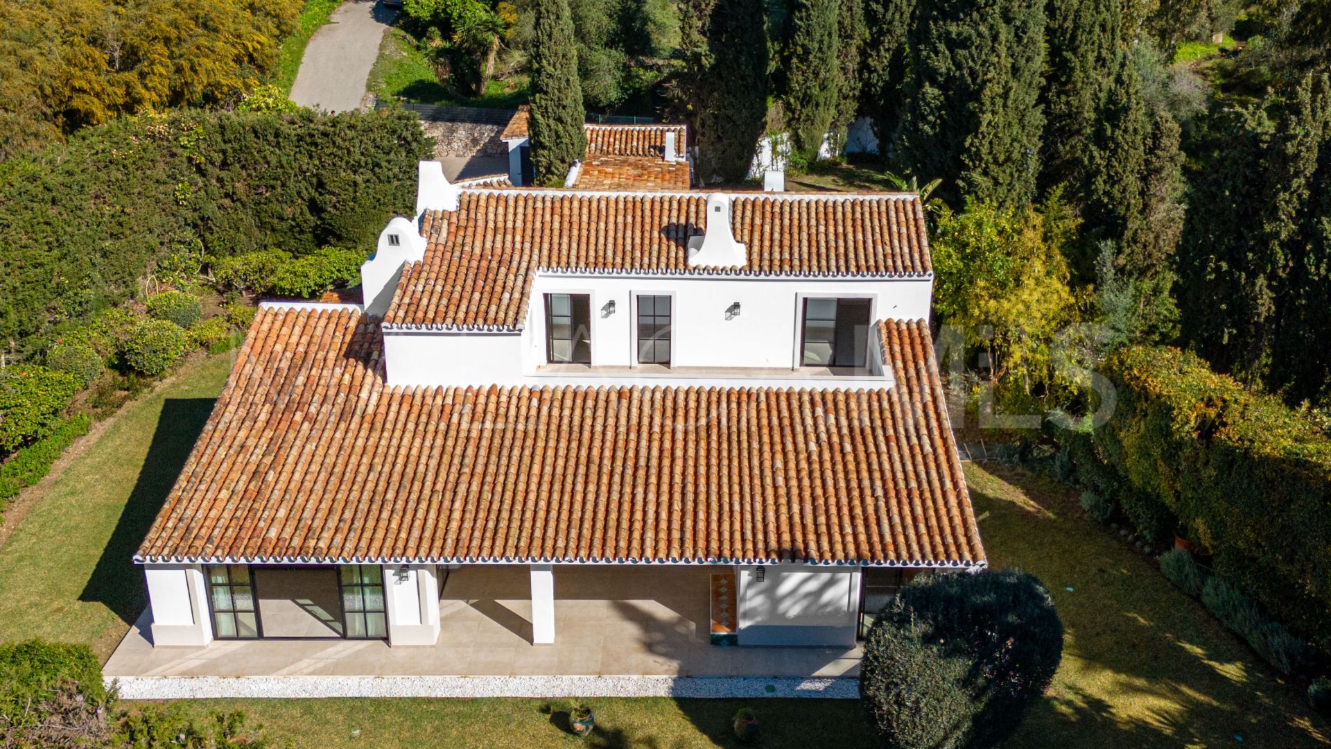 For sale villa with 5 bedrooms in Benahavis