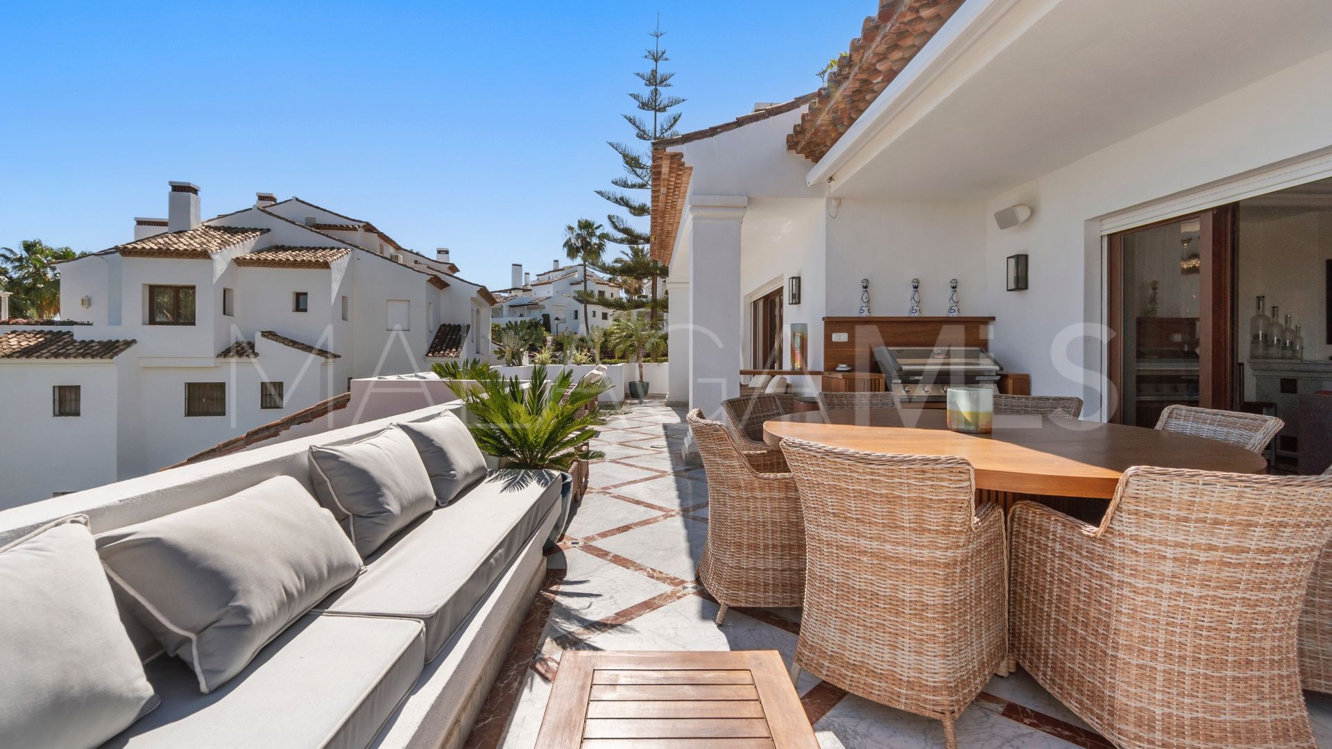 Zweistöckiges penthouse for sale in Marbella Goldene Meile