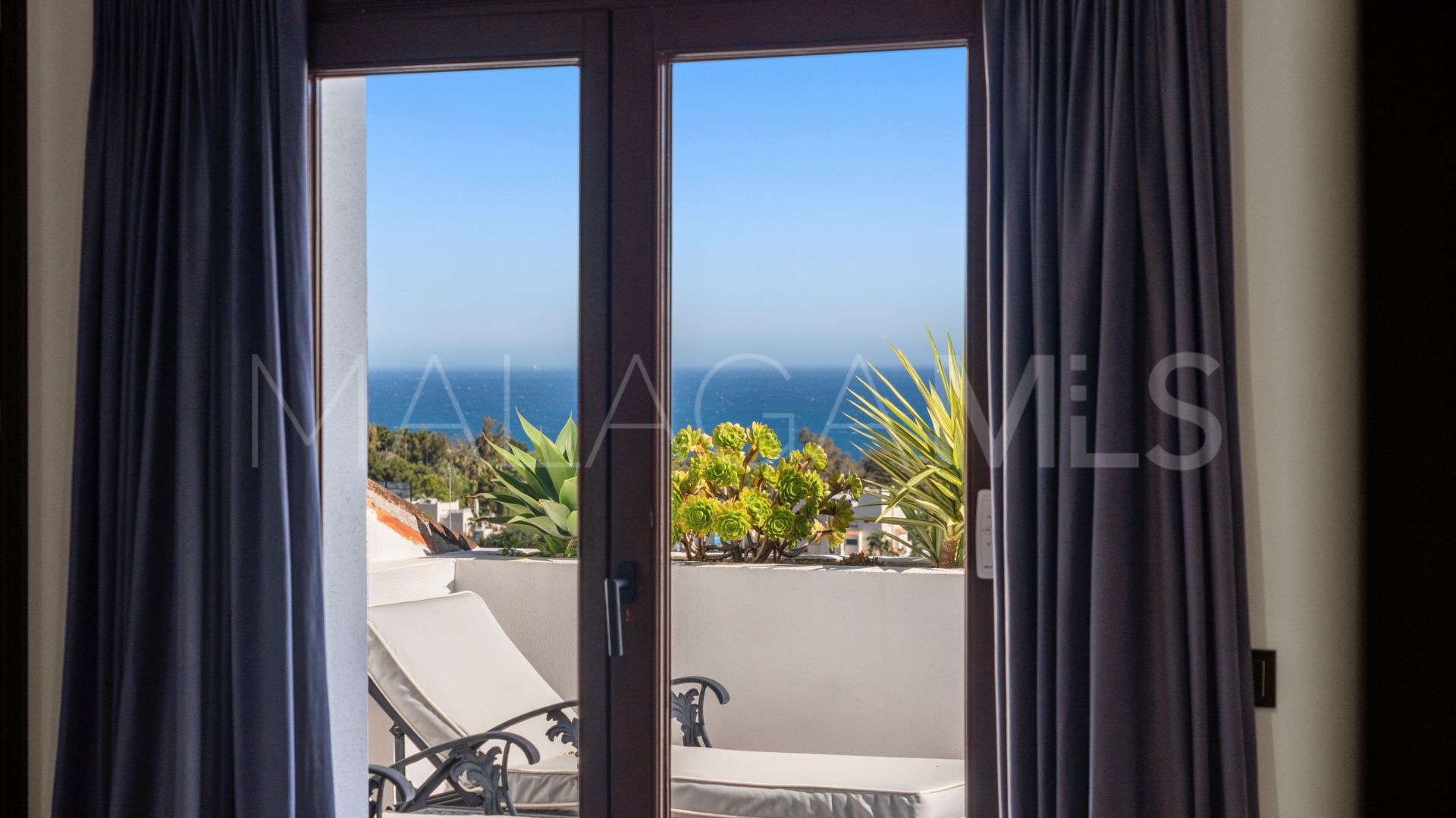 Zweistöckiges penthouse for sale in Marbella Goldene Meile