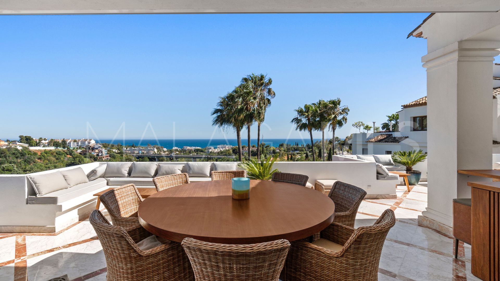 Zweistöckiges penthouse for sale in Marbella Goldene Meile