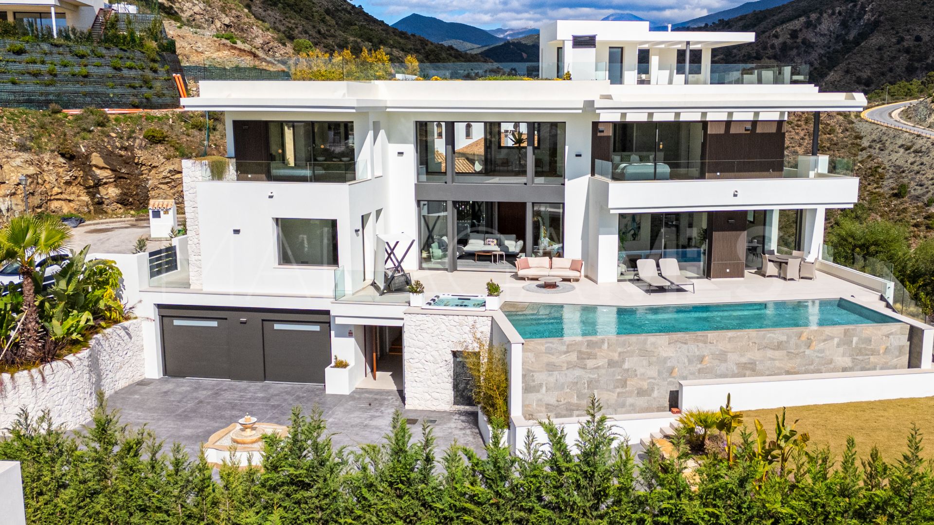 Villa for sale in Lomas de La Quinta