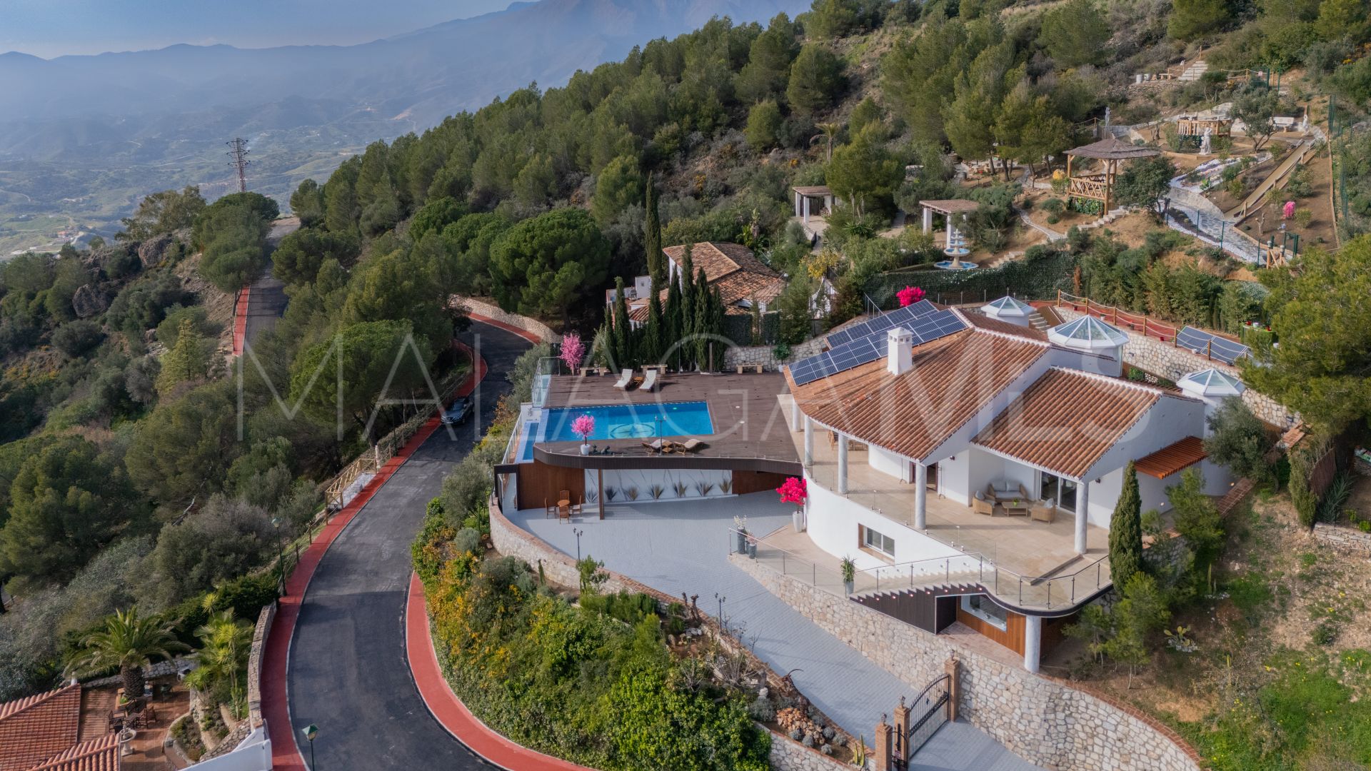 Villa for sale in Mijas