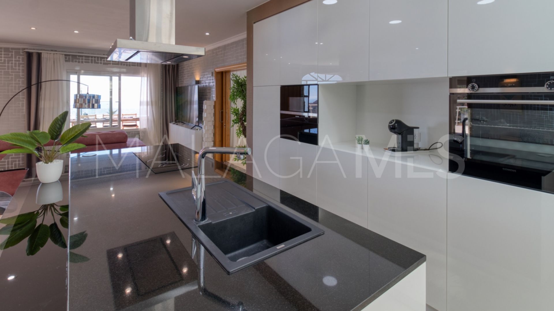 Villa for sale in Mijas