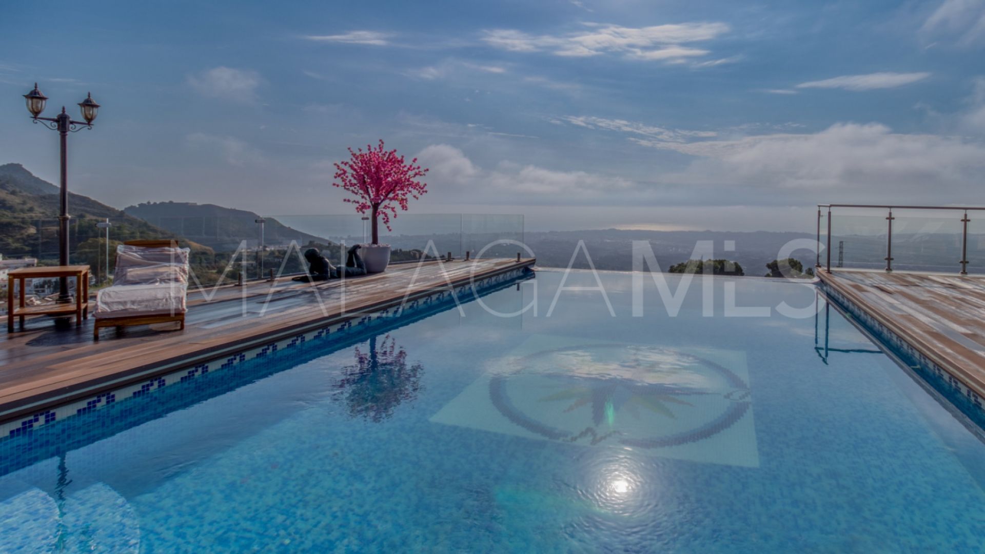 Villa for sale in Mijas