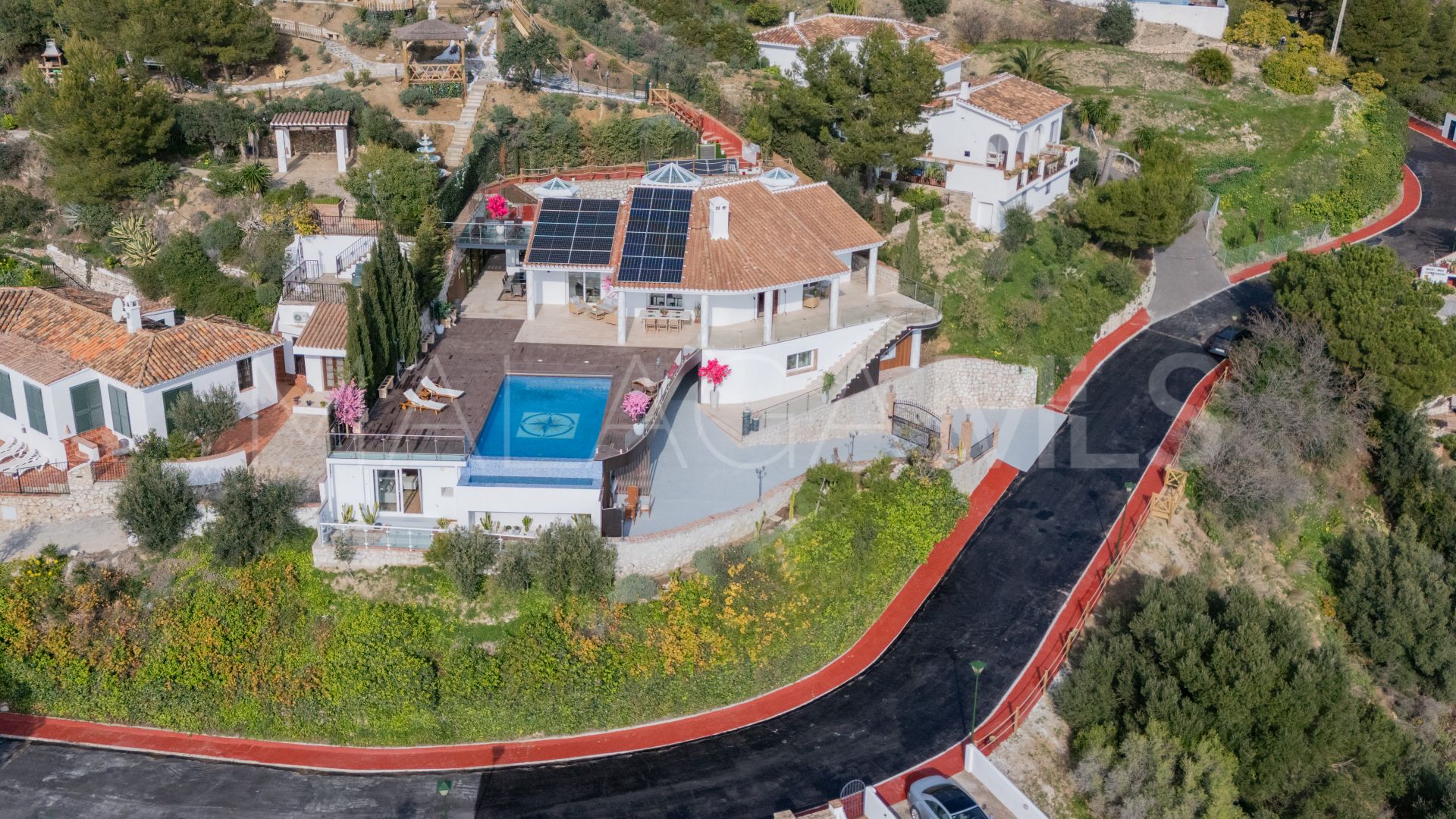 Villa for sale in Mijas