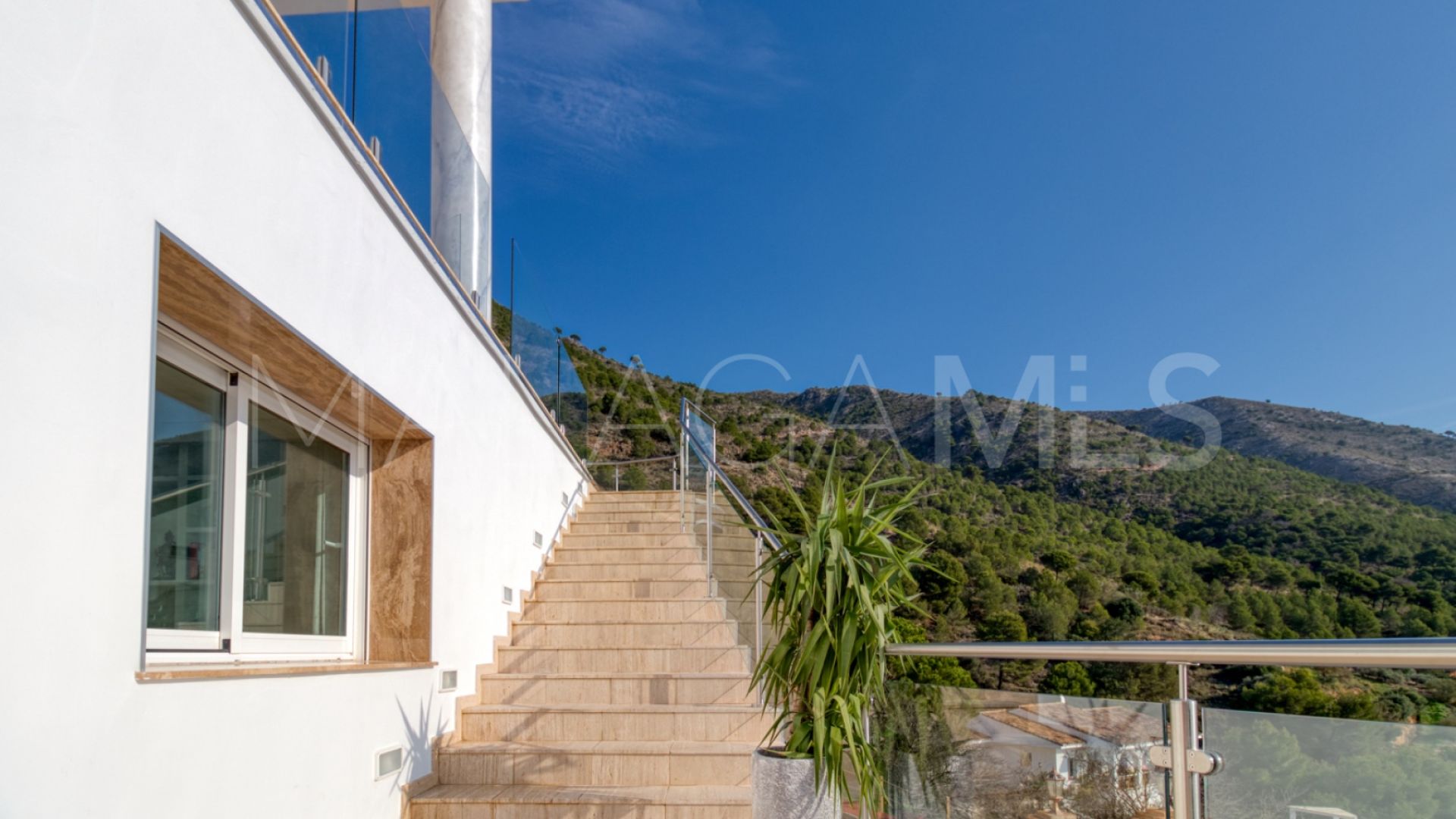 Villa for sale in Mijas