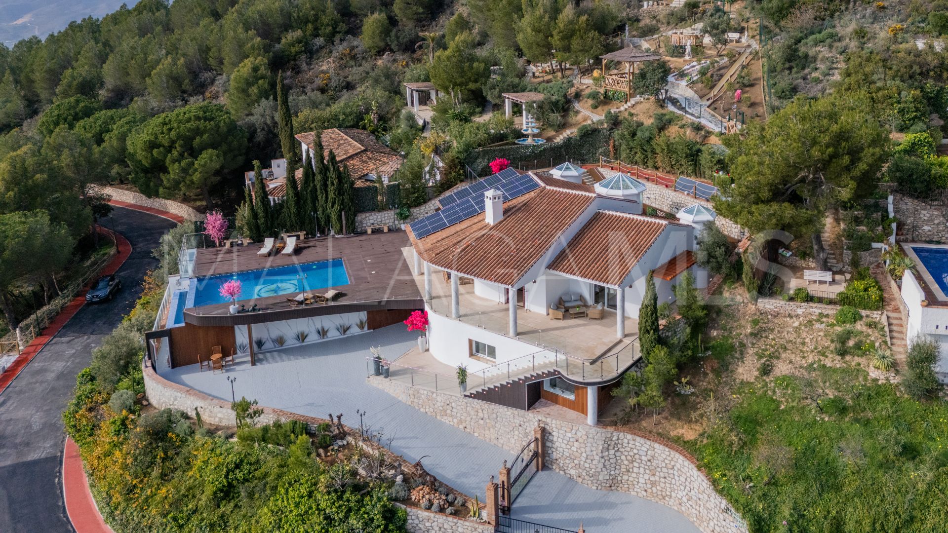 Villa for sale in Mijas
